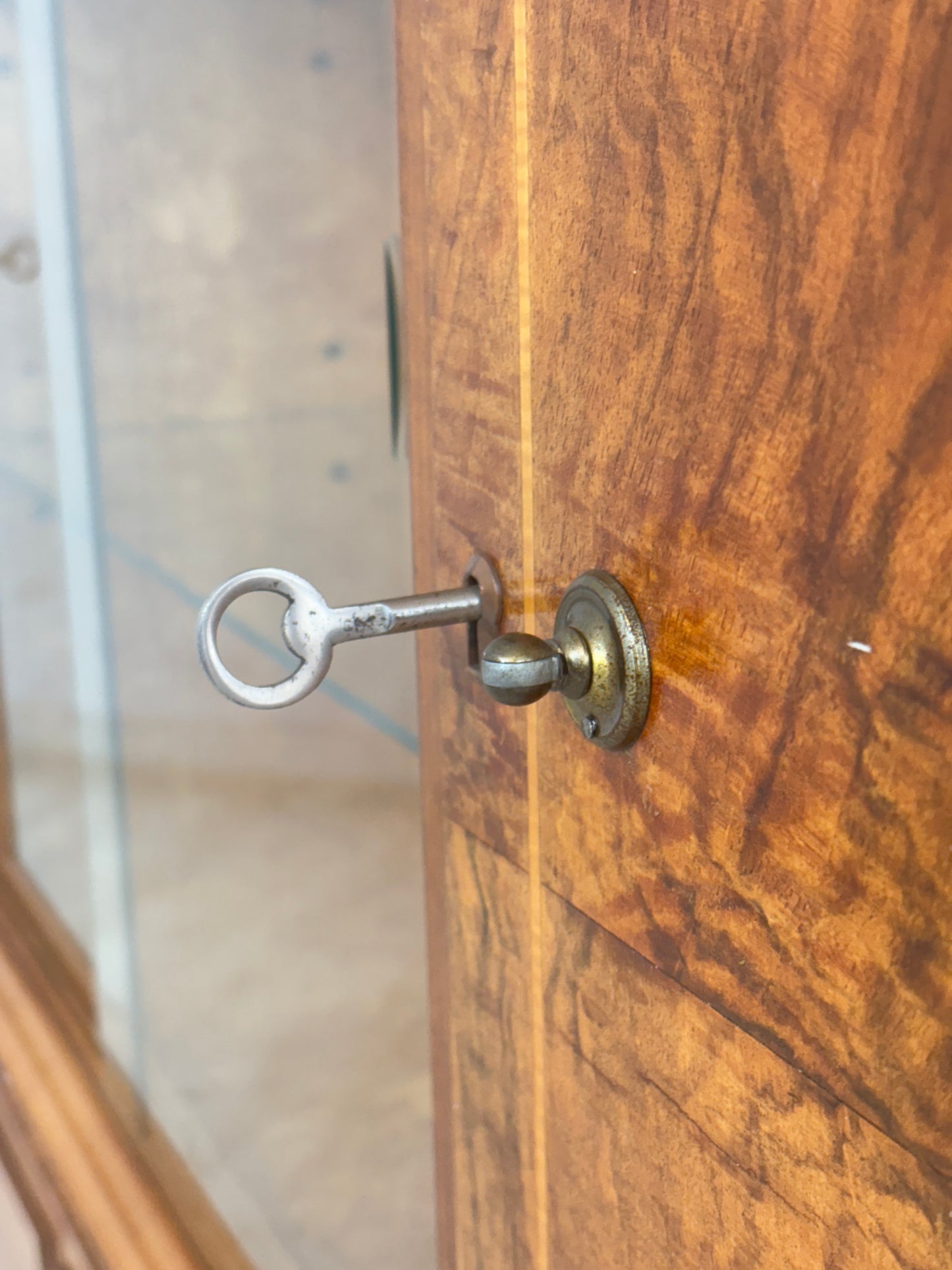 Sehr Schönes Vintage Highboard / Vitrine / Anrichte / Schrank