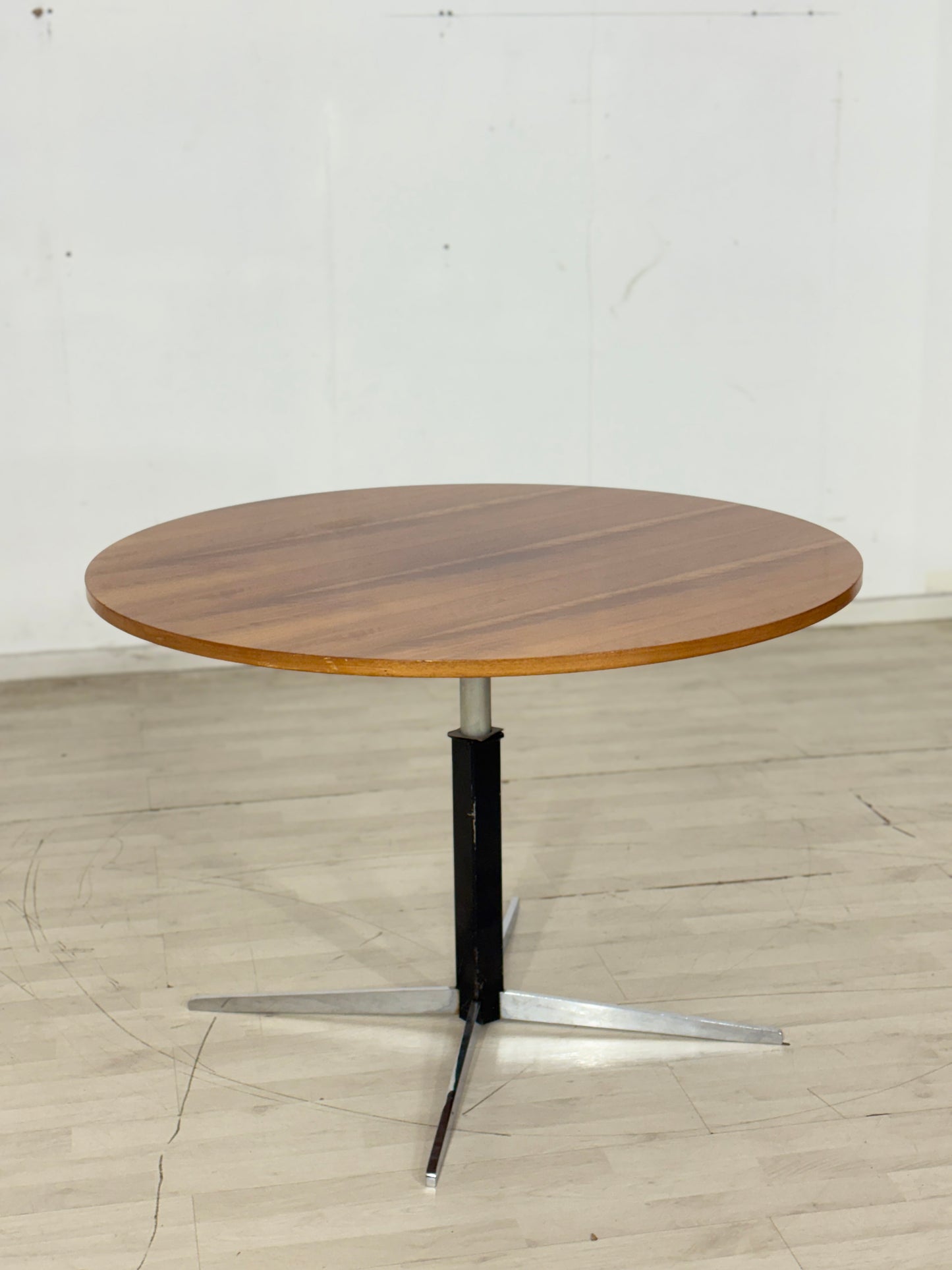 Sehr schöner Vintage Esstisch / Küchentisch / Tisch / JM Thomas