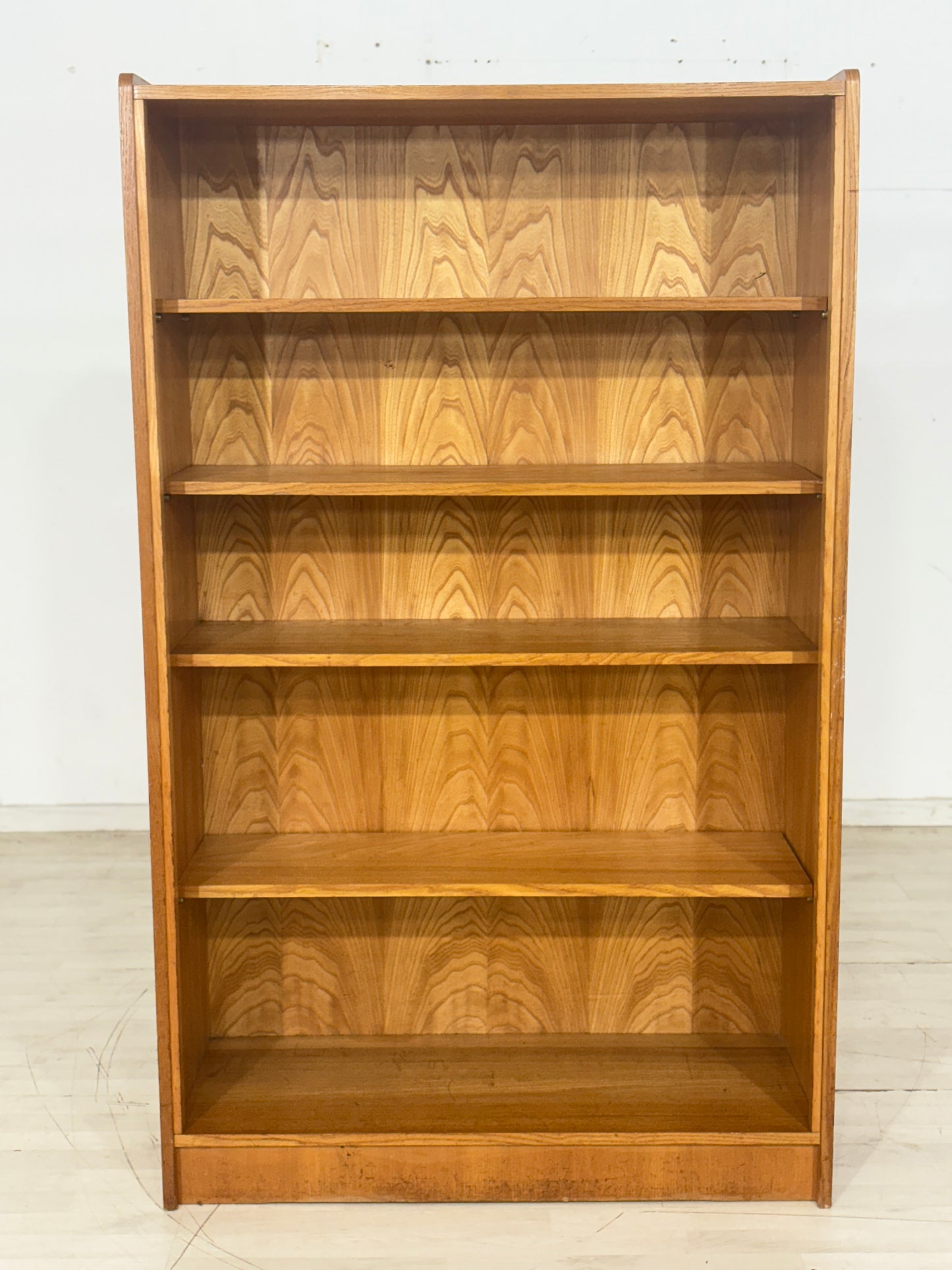 Sehr schönes Teak Regal / Vintage Bücherregal / Bücherschrank / Fächerschrank