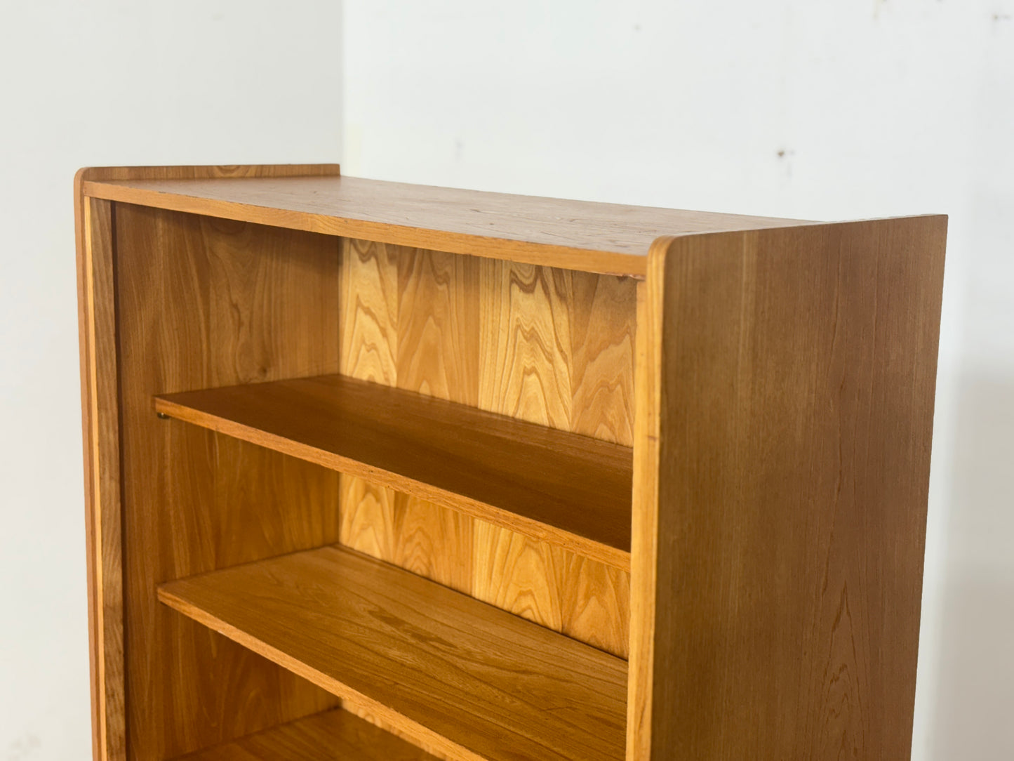 Sehr schönes Teak Regal / Vintage Bücherregal / Bücherschrank / Fächerschrank