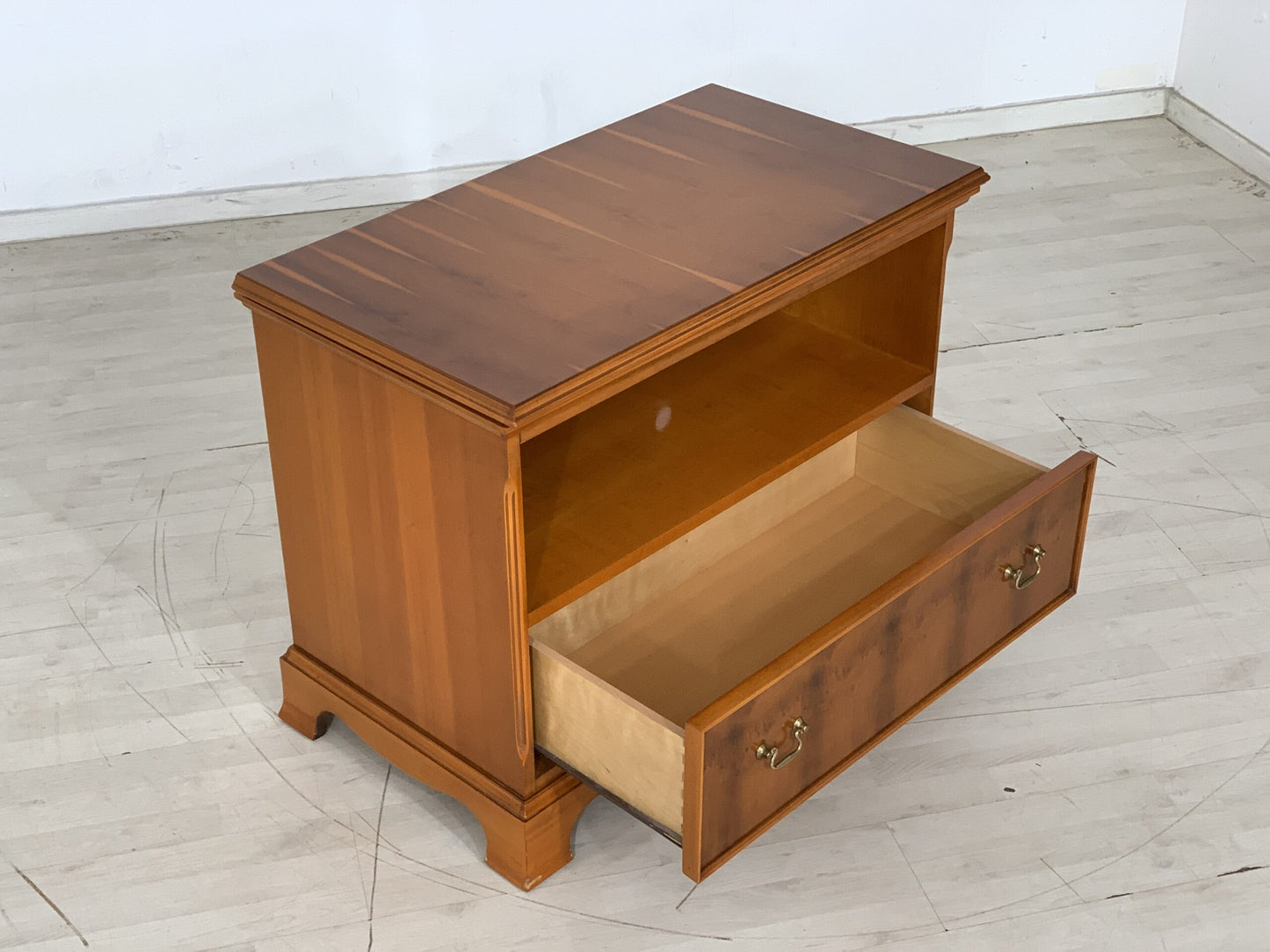 MID CENTURY KOMMODE SCHRANK FLURSCHRANK VINTAGE