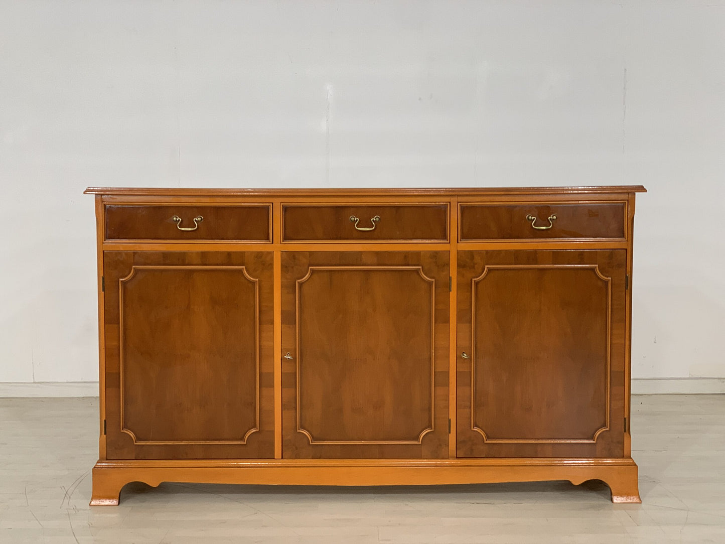 KOLONIALSTIL ANRICHTE SIDEBOARD SCHRANK KOMMODE WOHNZIMMERSCHRANK VINTAGE