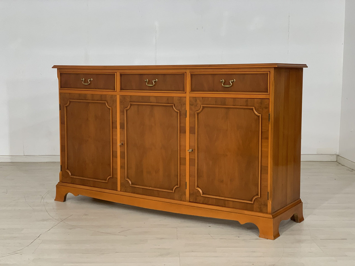 KOLONIALSTIL ANRICHTE SIDEBOARD SCHRANK KOMMODE WOHNZIMMERSCHRANK VINTAGE