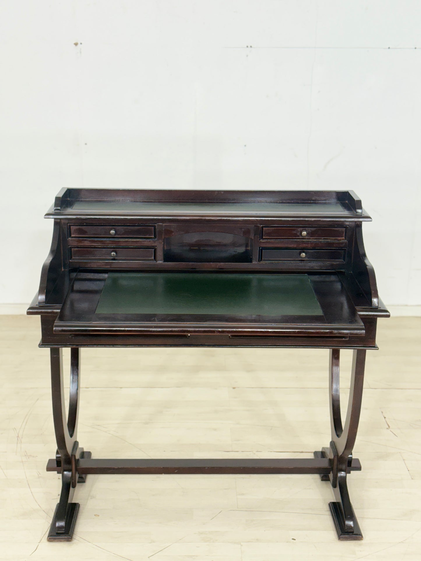 Mahagoni Schreibtisch / Sekretär / Bürotisch / Kolonialstil Tisch