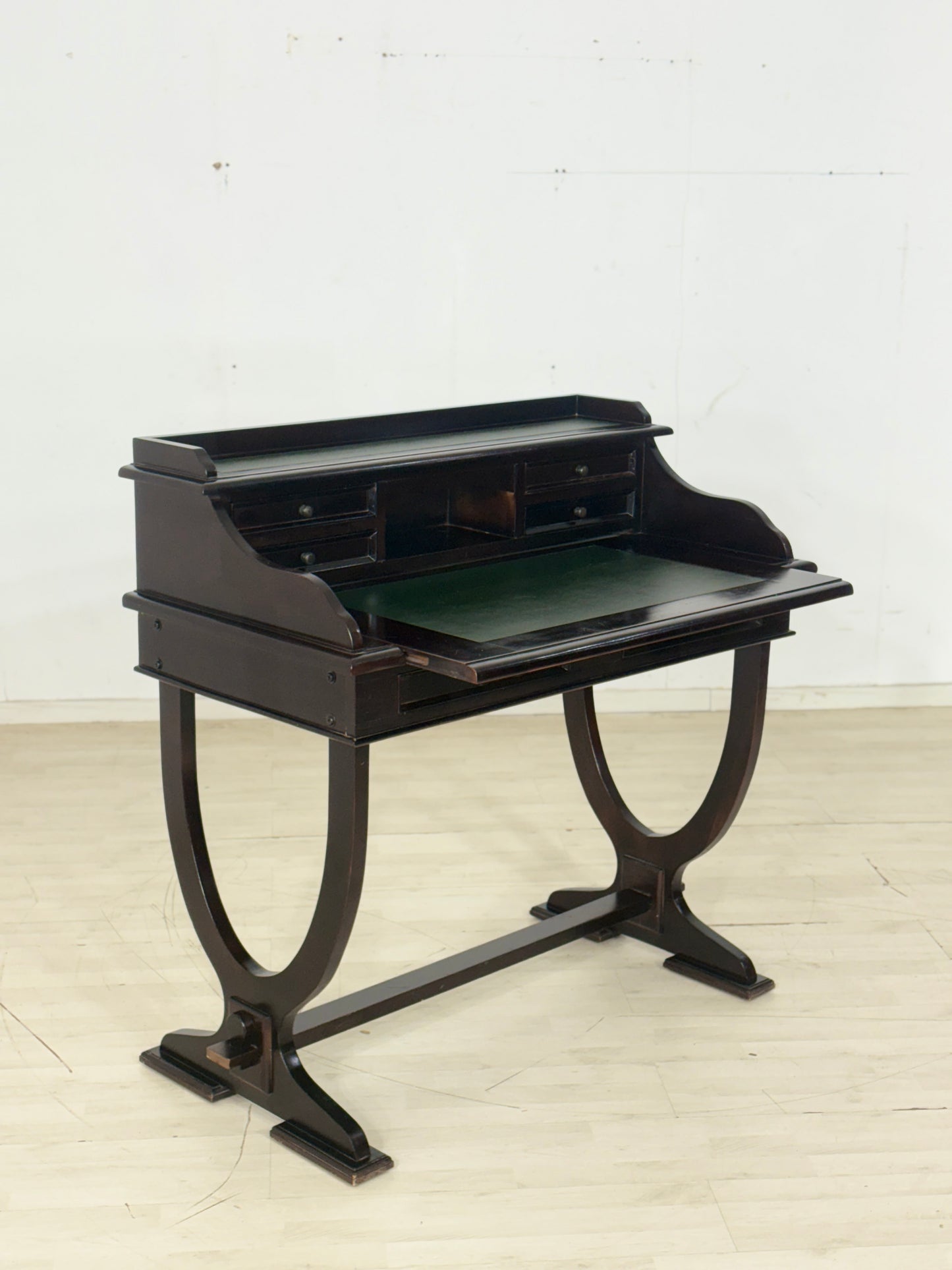 Mahagoni Schreibtisch / Sekretär / Bürotisch / Kolonialstil Tisch