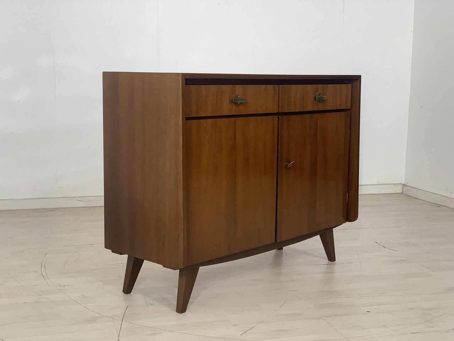 60s MID CENTURY CHEST OF DRAWERS SIDEBOARD CABINET HALLWAY CABINET VINTAGE