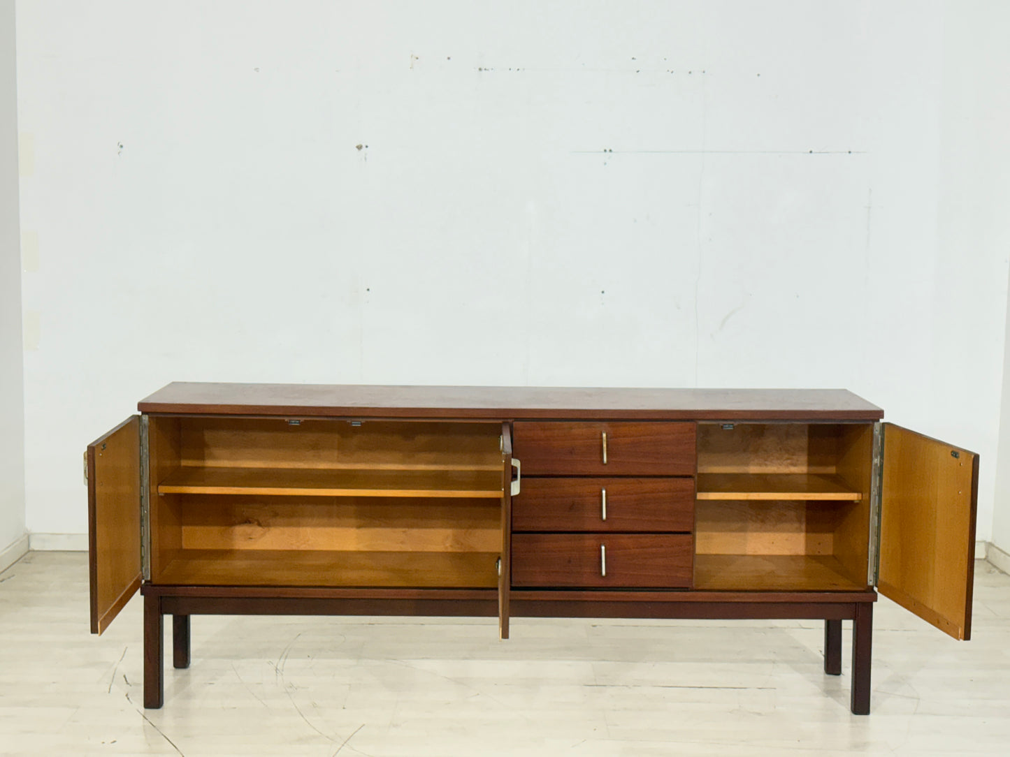 Sehr schönes Vintage Sideboard / Teak Anrichte / Kommode / Schrank