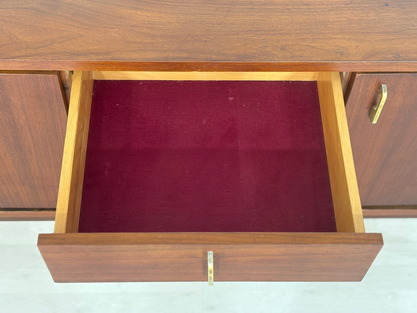 Sehr schönes Vintage Sideboard / Teak Anrichte / Kommode / Schrank