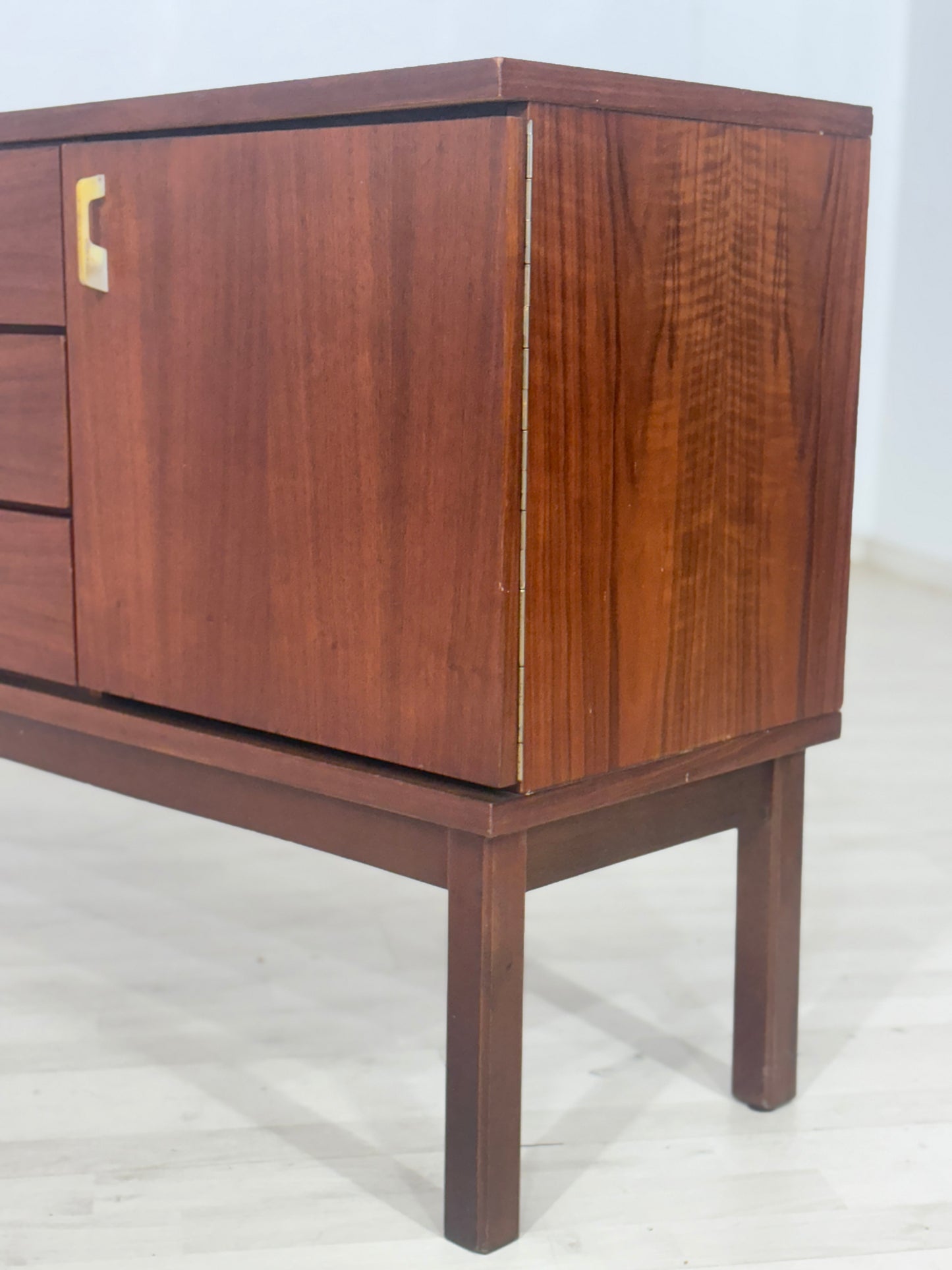 Sehr schönes Vintage Sideboard / Teak Anrichte / Kommode / Schrank