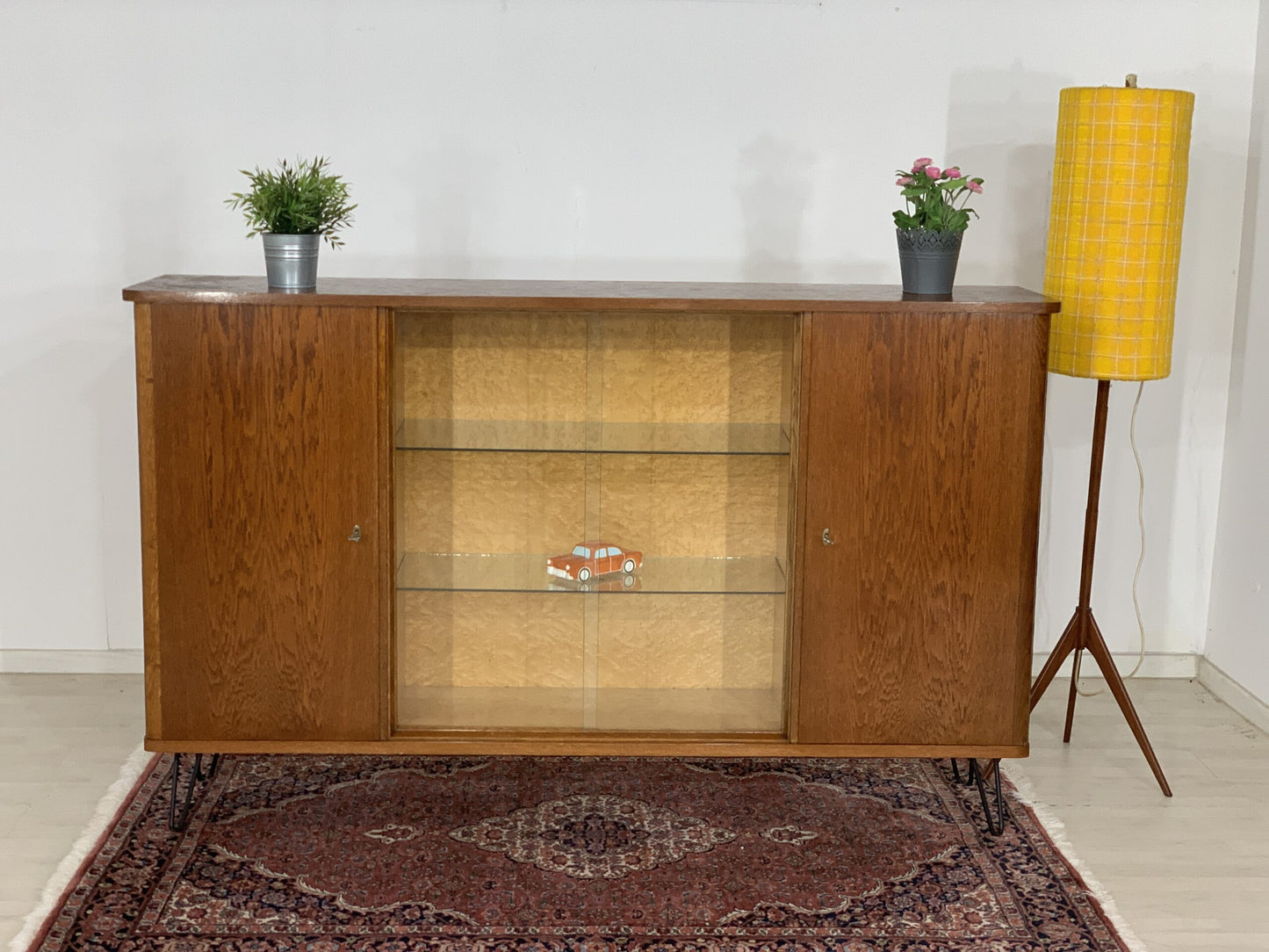 MID CENTURY HIGHBOARD GESCHIRRSCHRANK FLURSCHRANK WOHNZIMMERSCHRANK SCHRANK VINTAGE