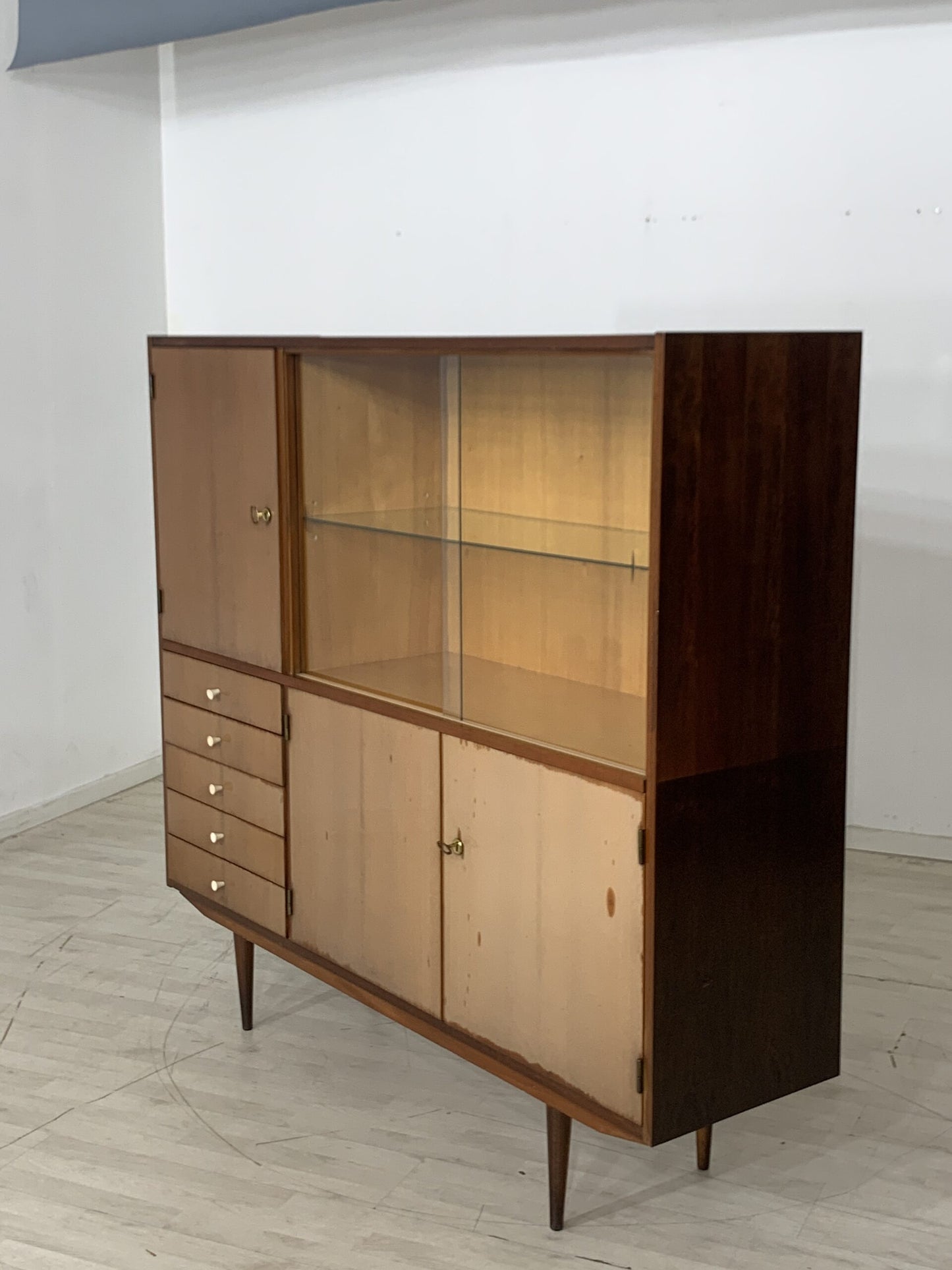 MID CENTURY HIGHBOARD ANRICHTE SIDEBOARD SCHRANK FLURSCHRANK GESCHIRRSCHRANK VINTAGE