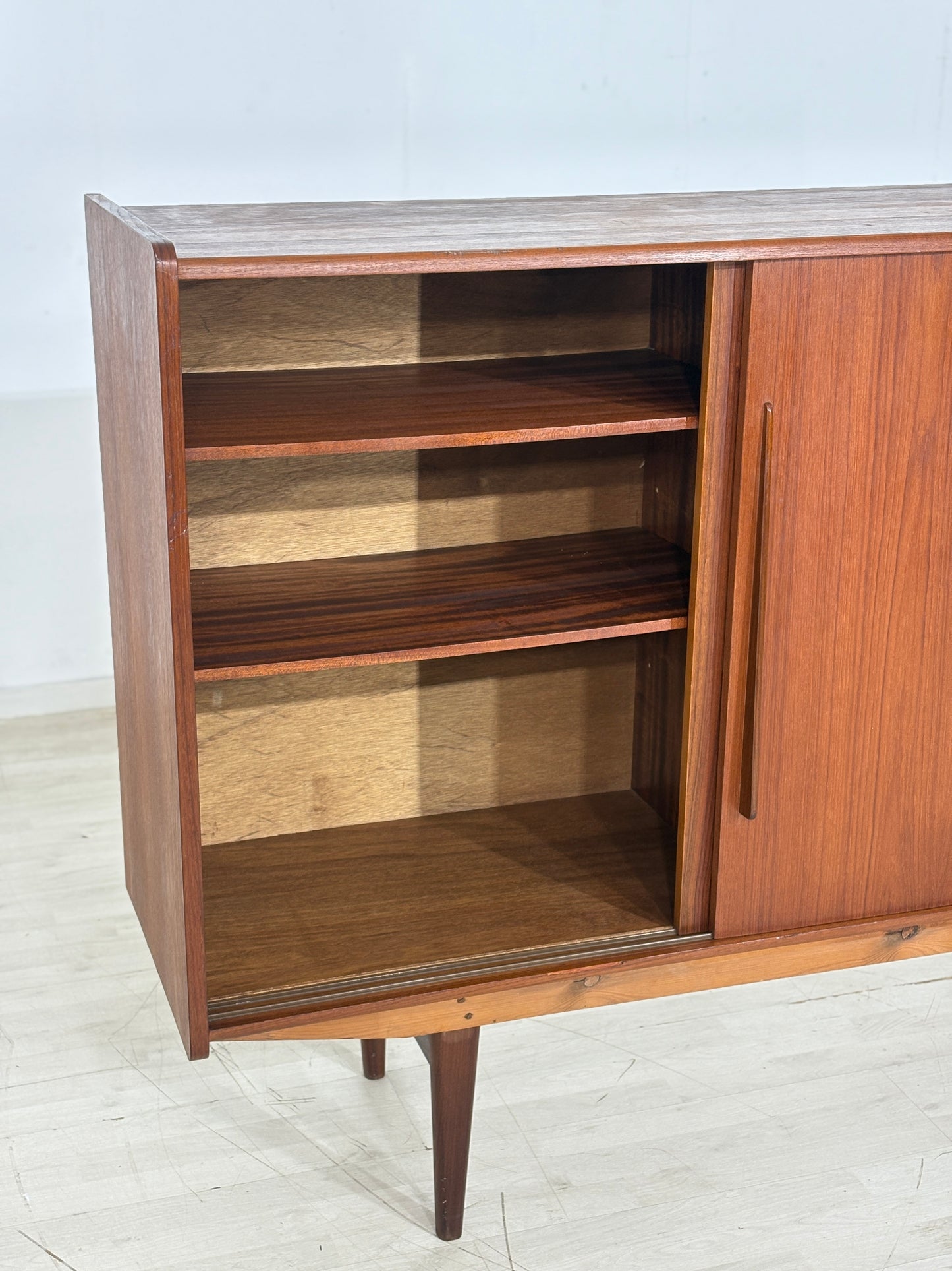 Danish Design Highboard / Teak Sideboard / Barschrank / Wohnzimmerschrank / Vintage Schrank