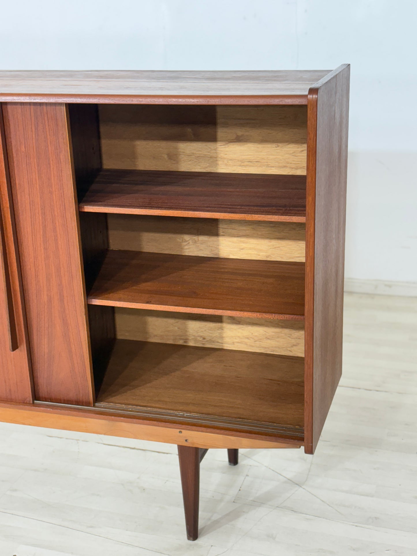 Danish Design Highboard / Teak Sideboard / Barschrank / Wohnzimmerschrank / Vintage Schrank