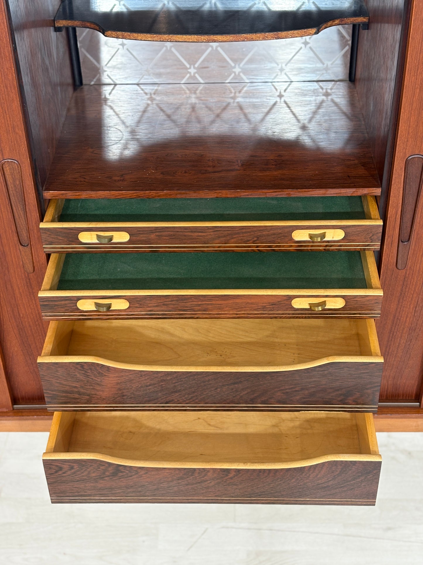 Danish Design Highboard / Teak Sideboard / Barschrank / Wohnzimmerschrank / Vintage Schrank