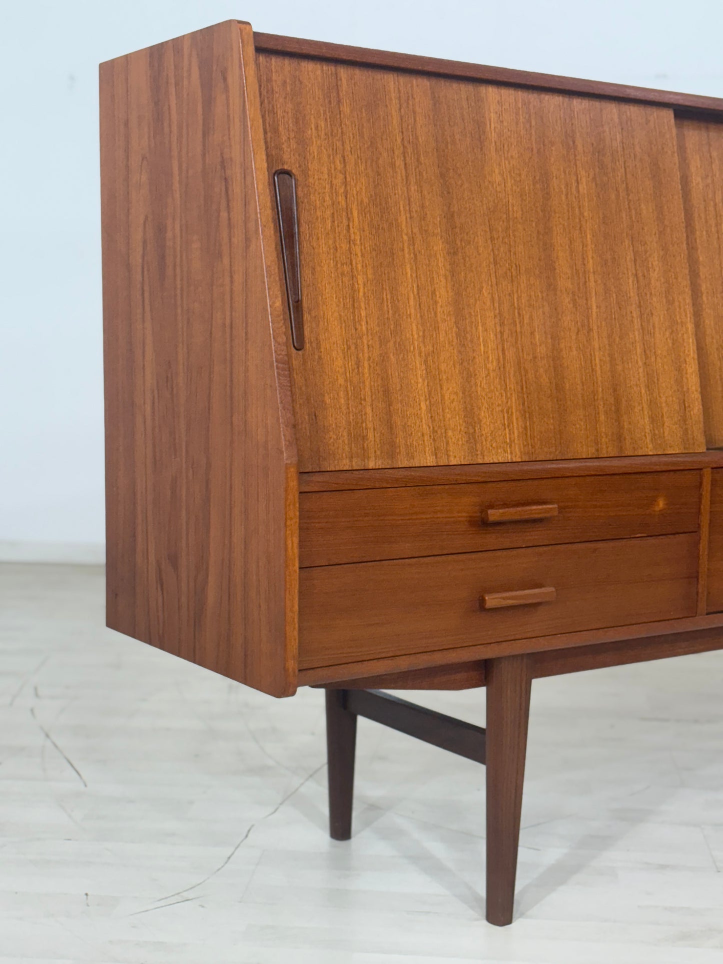 Mid-Century Highboard / Teak Schrank / Barschrank / Wohnzimmerschrank / Vintage Sidebaord