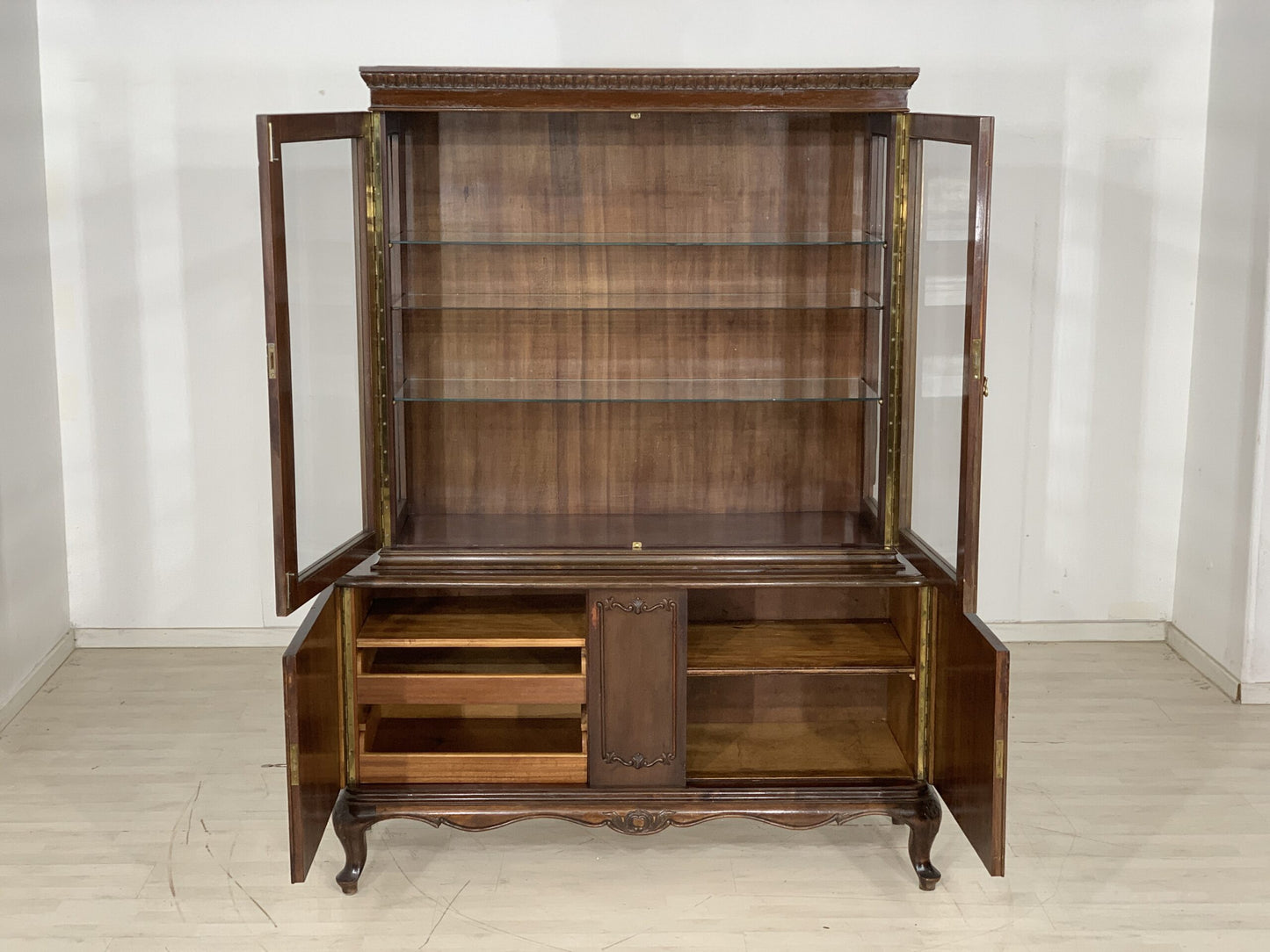 CHIPPENDALE SIDEBOARD DISPLAY CABINET LIVING ROOM CABINET DISPLAY CABINET VINTAGE