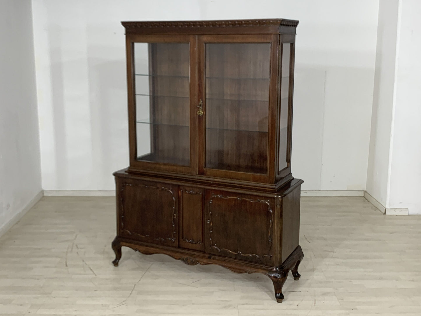 CHIPPENDALE SIDEBOARD DISPLAY CABINET LIVING ROOM CABINET DISPLAY CABINET VINTAGE