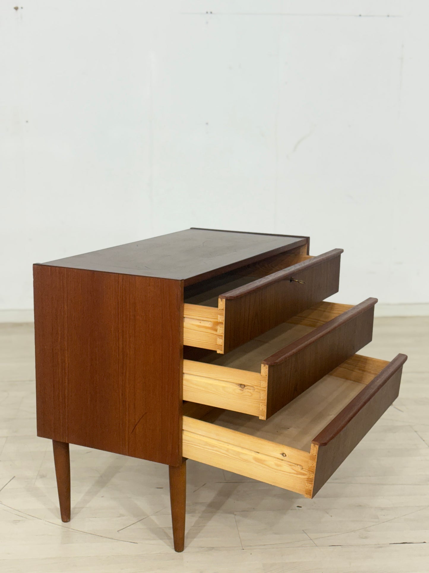 Mid-Century Kommode / Teak Schrank / Vintage Waschkommode / Wohnzimmerschrank