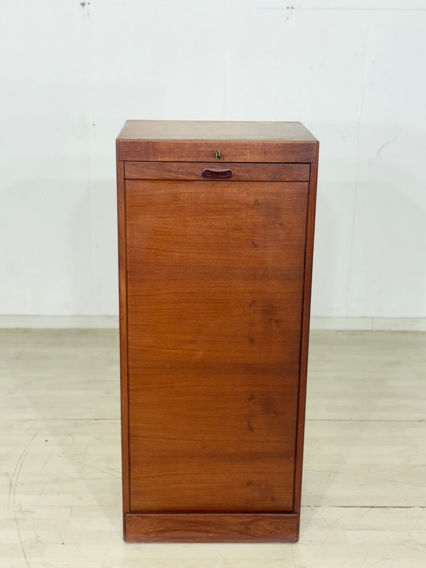 Vintage Teak Rolladenschrank / Danish Design Schrank / Kommode / Fächerschrank