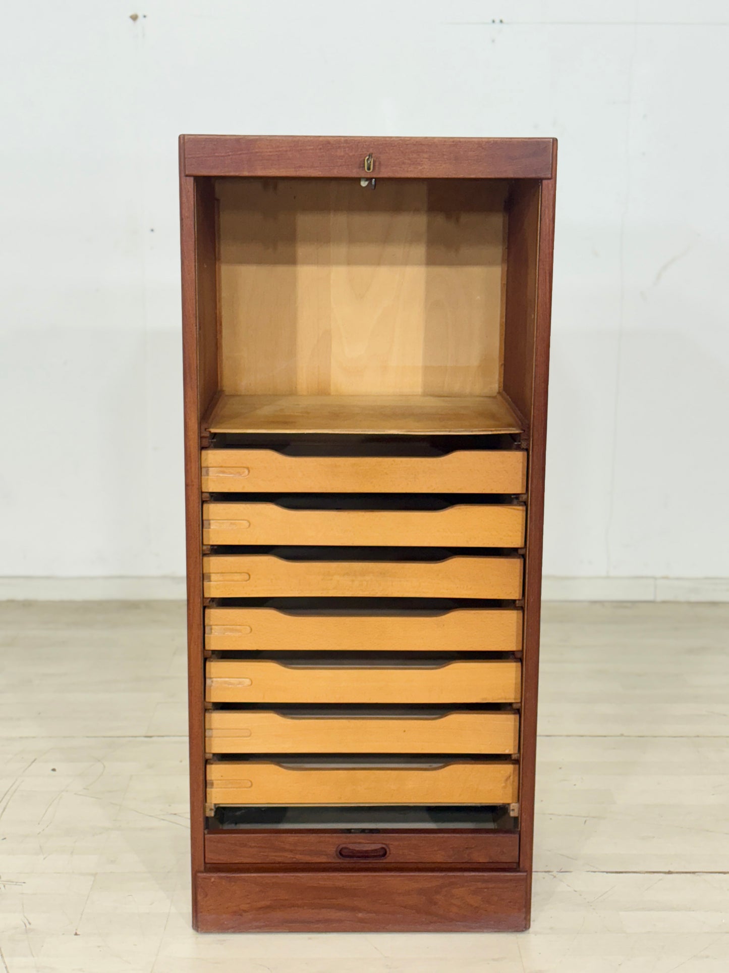 Vintage Teak Rolladenschrank / Danish Design Schrank / Kommode / Fächerschrank