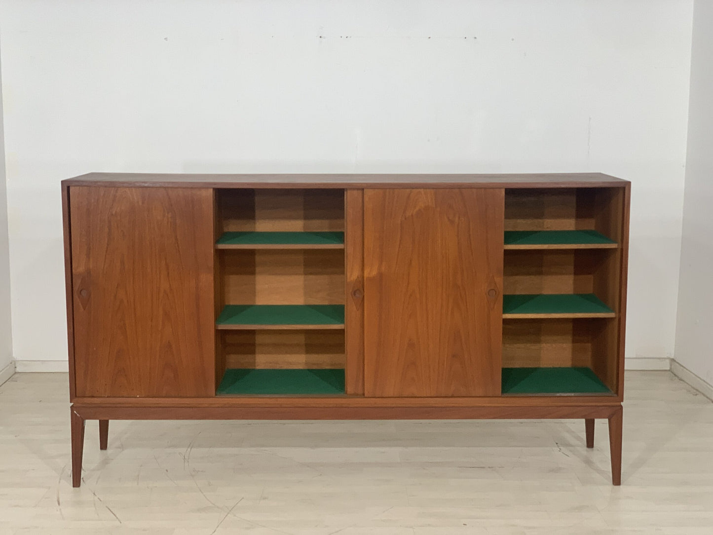 DANISH TEAK HIGHBOARD SCHRANK GESCHIRRSCHRANK WOHNZIMMERSCHRANK VINTAGE