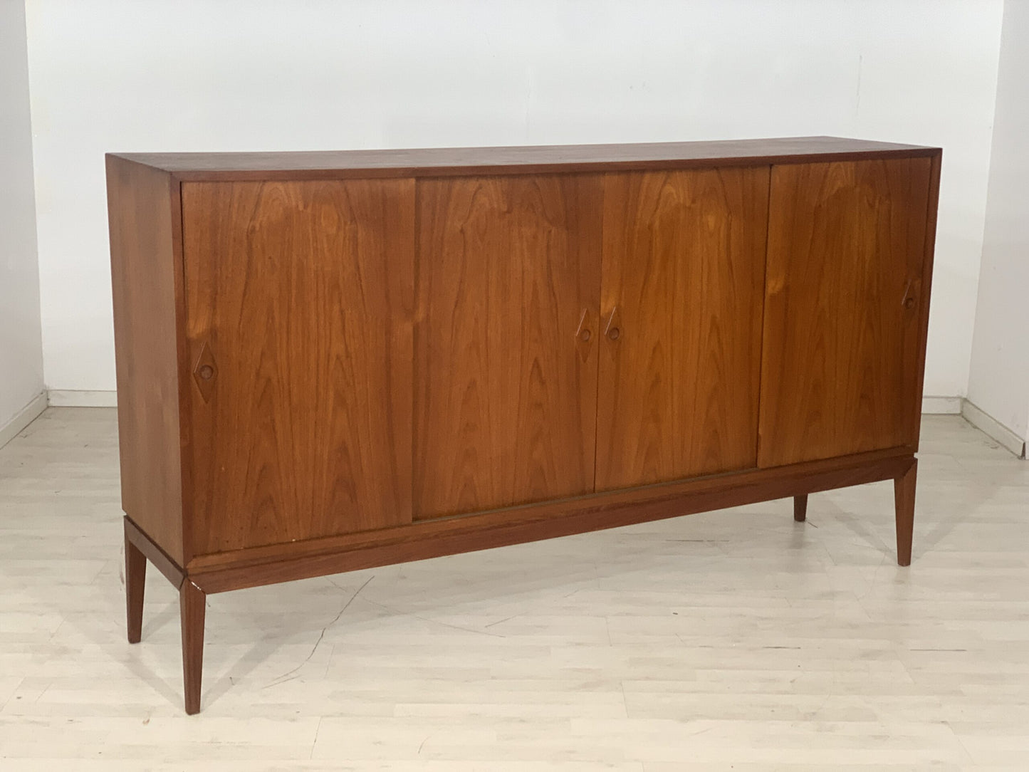 DANISH TEAK HIGHBOARD SCHRANK GESCHIRRSCHRANK WOHNZIMMERSCHRANK VINTAGE