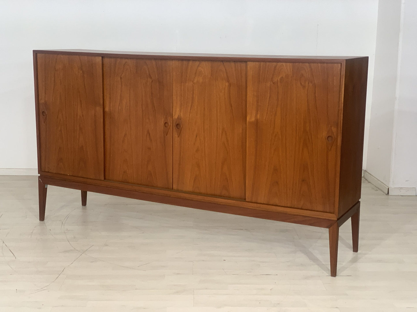 DANISH TEAK HIGHBOARD SCHRANK GESCHIRRSCHRANK WOHNZIMMERSCHRANK VINTAGE