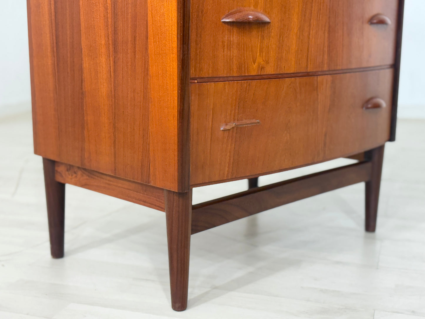 Dänisch Mid-Century Kommode / Waschkommode / Wäscheschrank / Vintage Schrank