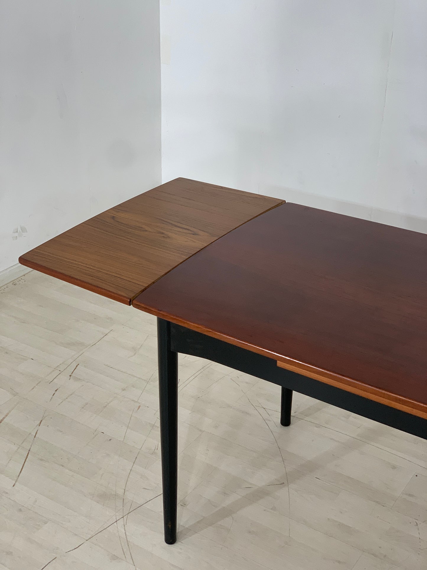 MID CENTURY DANISH TEAK DINING TABLE VINTAGE