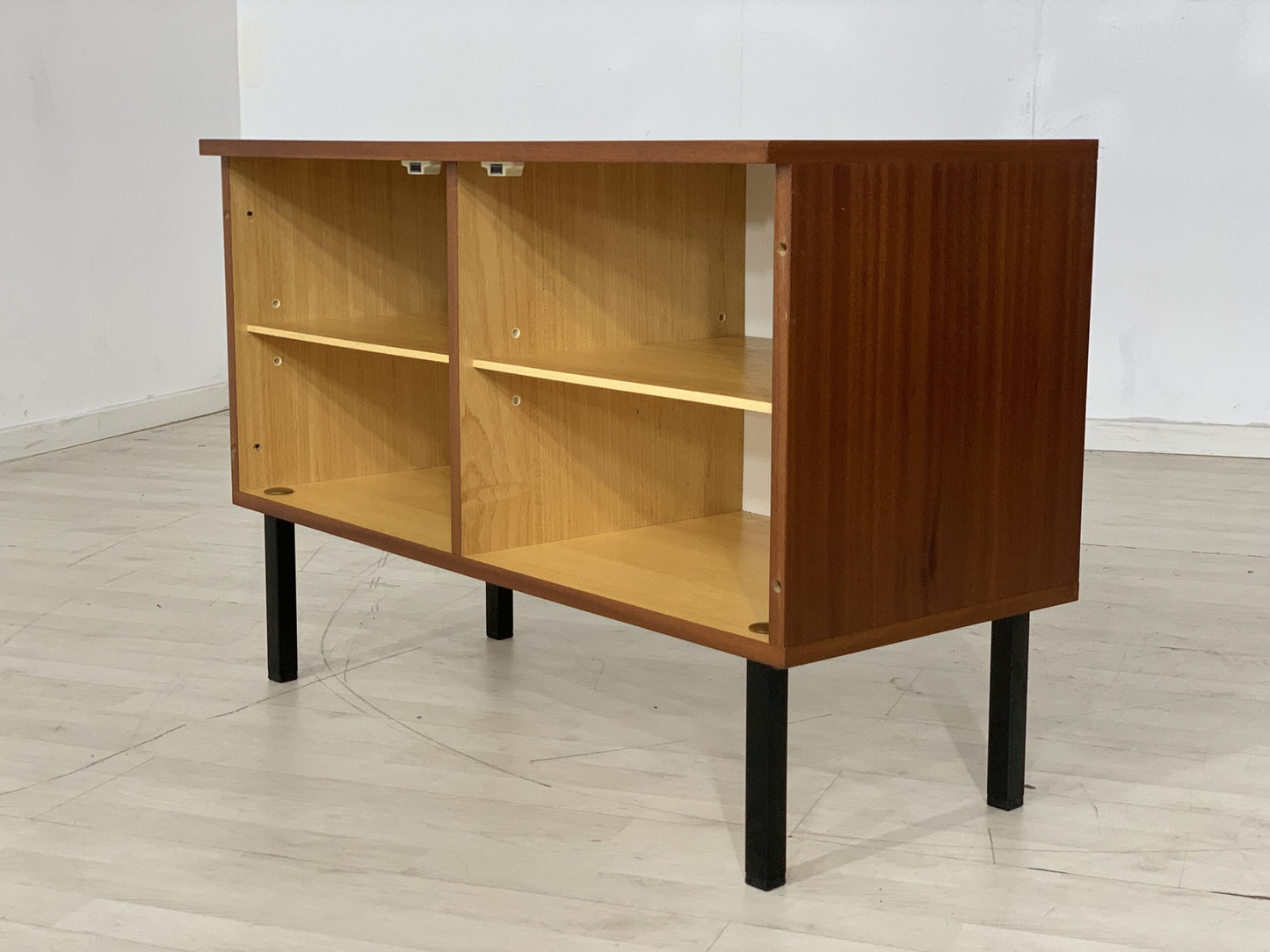 MID CENTURY KOMMODE SCHRANK FLURSCHRANK VINTAGE