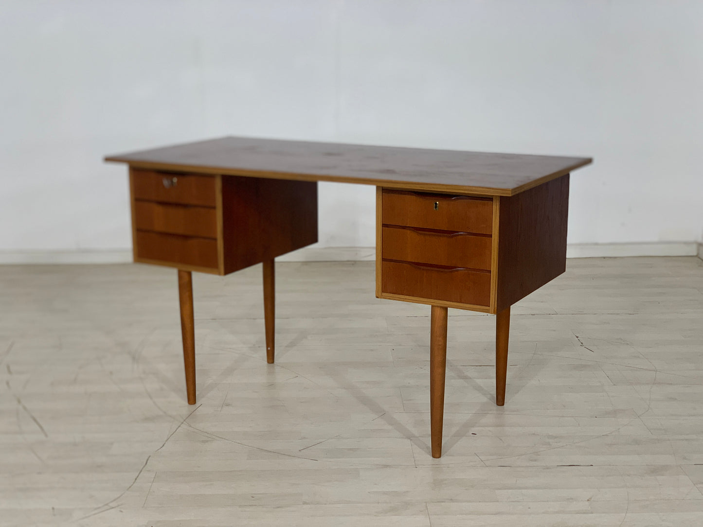 BUREAU DANOIS EN TECK TABLE BUREAU VINTAGE