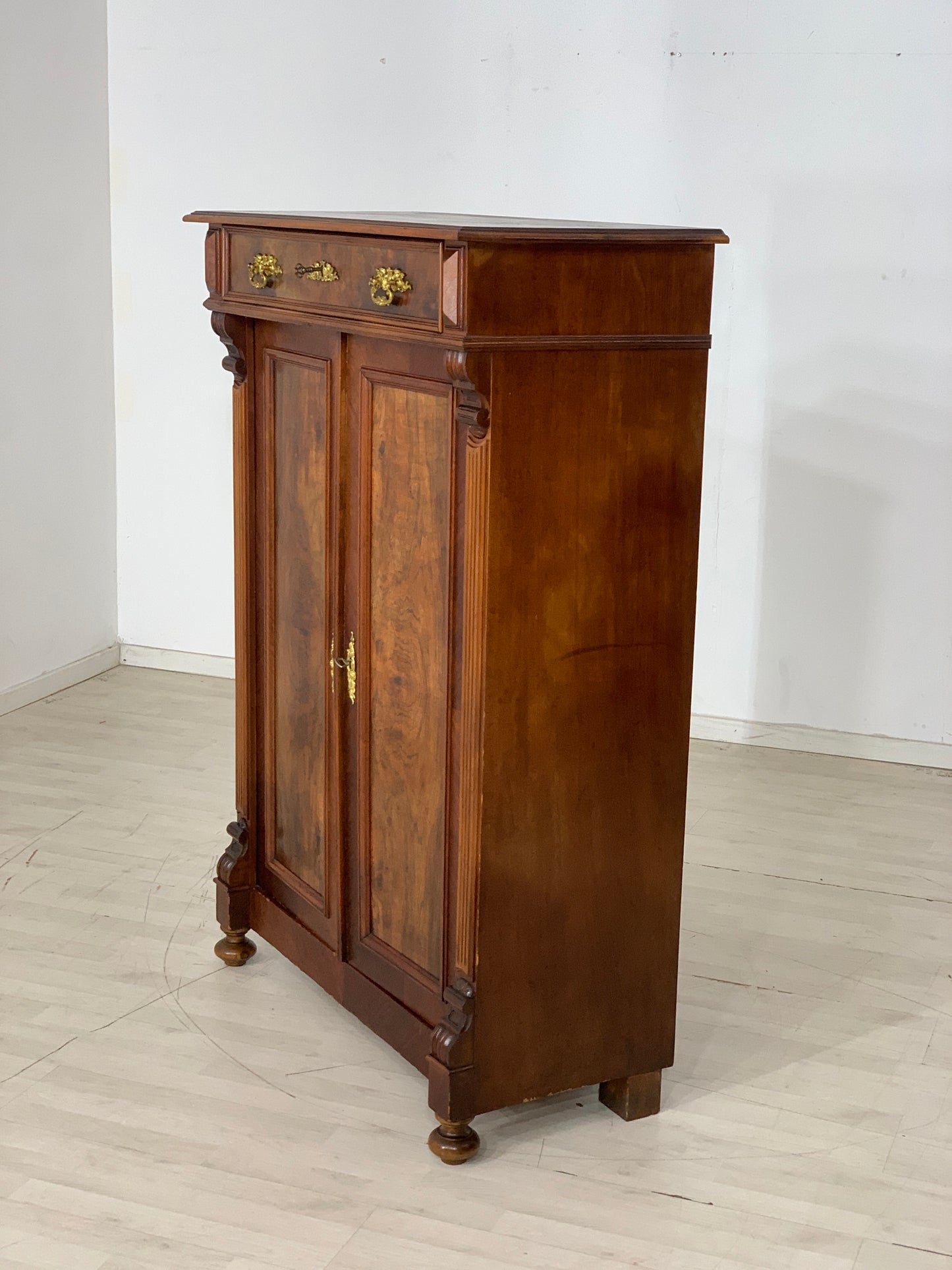 FOUNDATION PERIOD VERTIKO CABINET WARDROBE ANTIQUE AROUND 1900