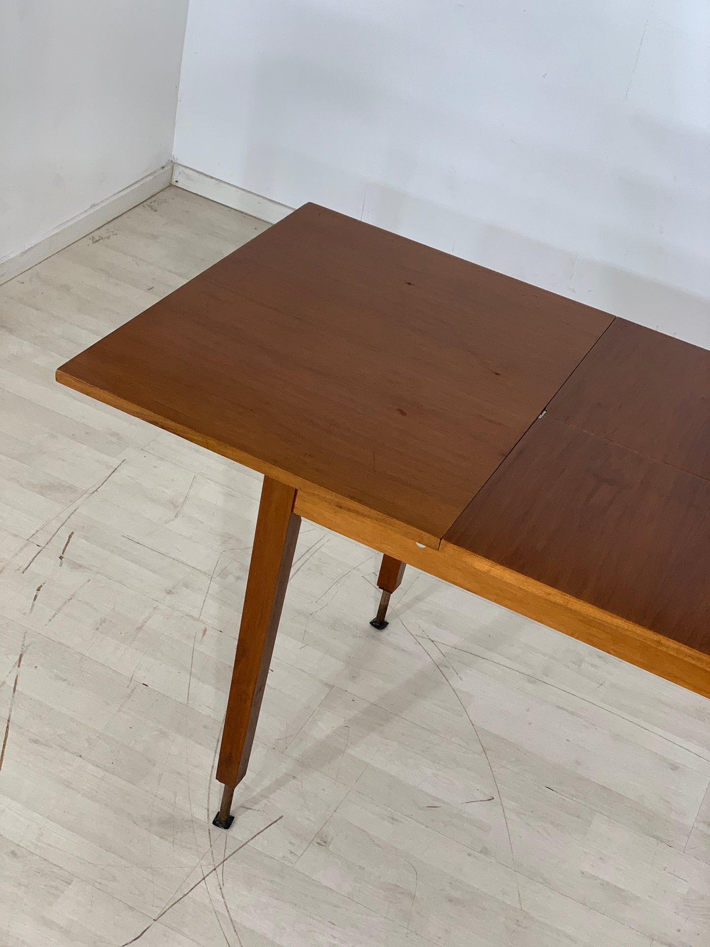 MID CENTURY DINING TABLE VINTAGE