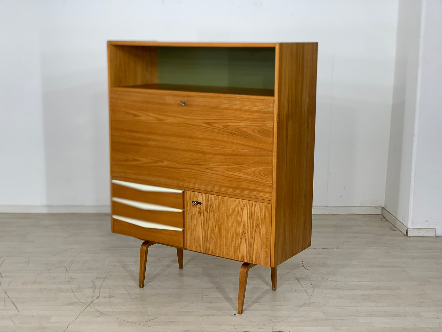 MID CENTURY HELLERAU HIGHBOARD SCHRANK SEKRETÄR SERIE 427/E