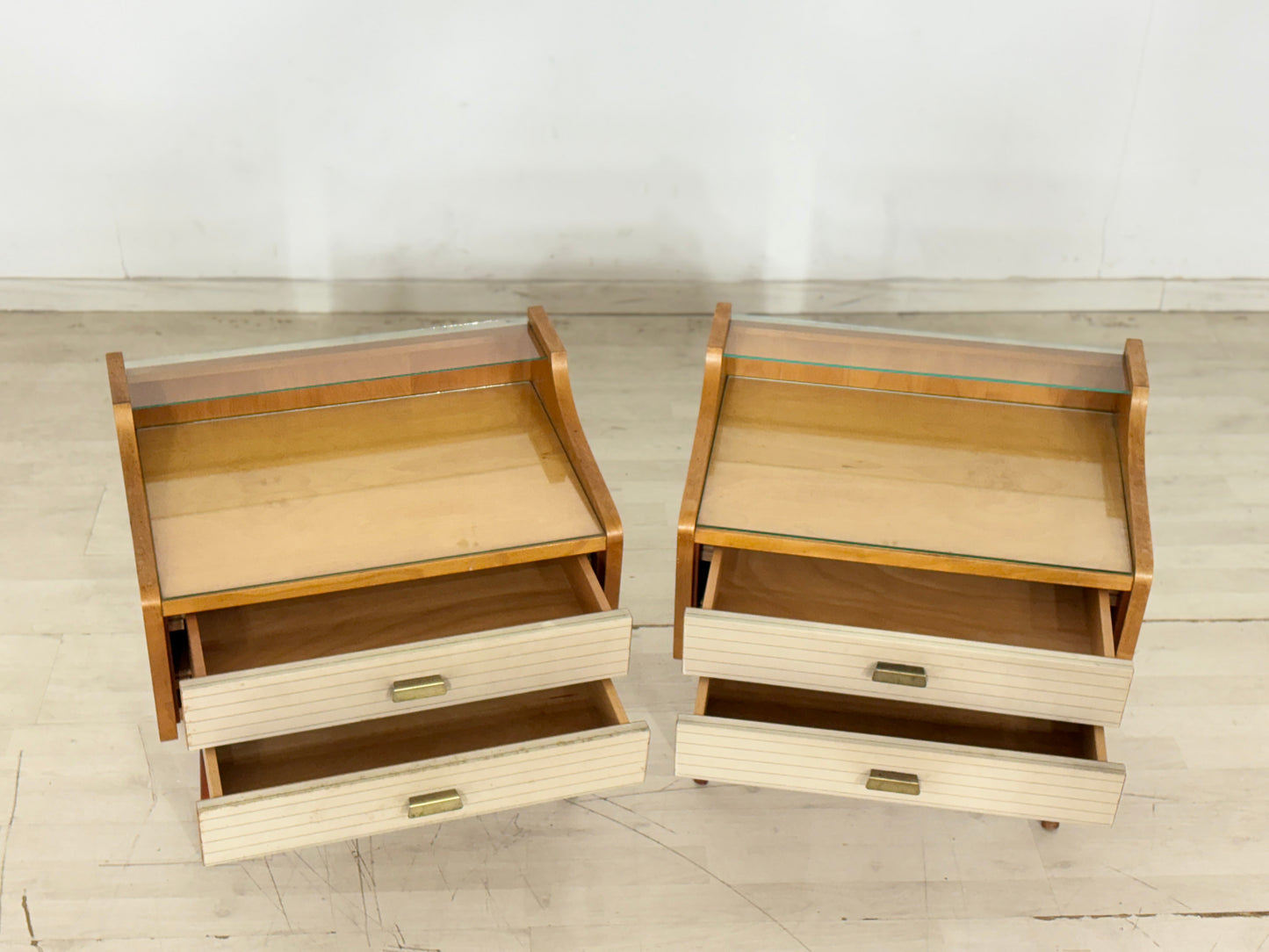 2x Vintage Nachttische / Nachtschränkchen / Beistelltische – 60er Jahre