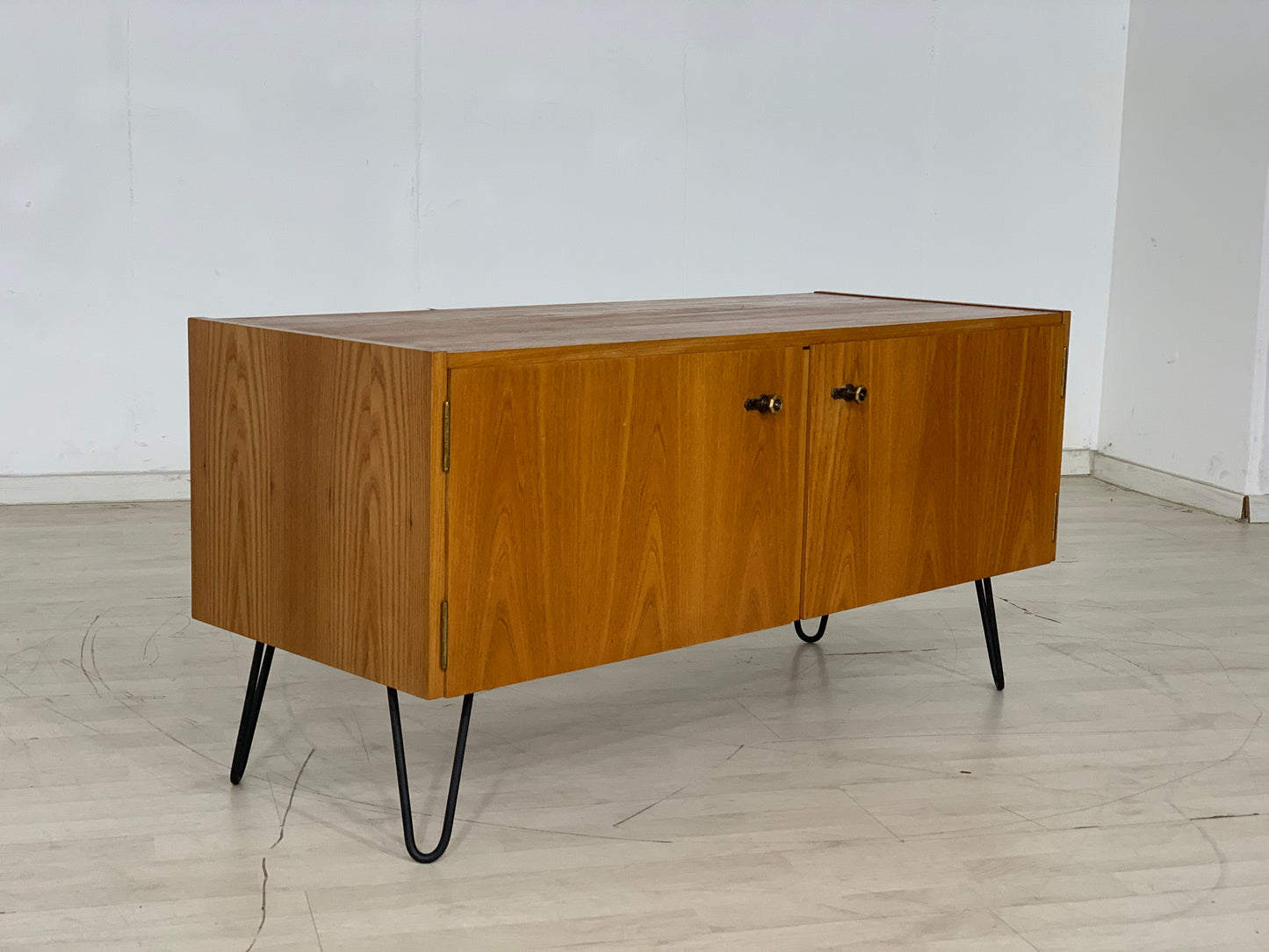 MID CENTURY HELLERAU KOMMODE SIDEBOARD SCHRANK SERIE 427/A