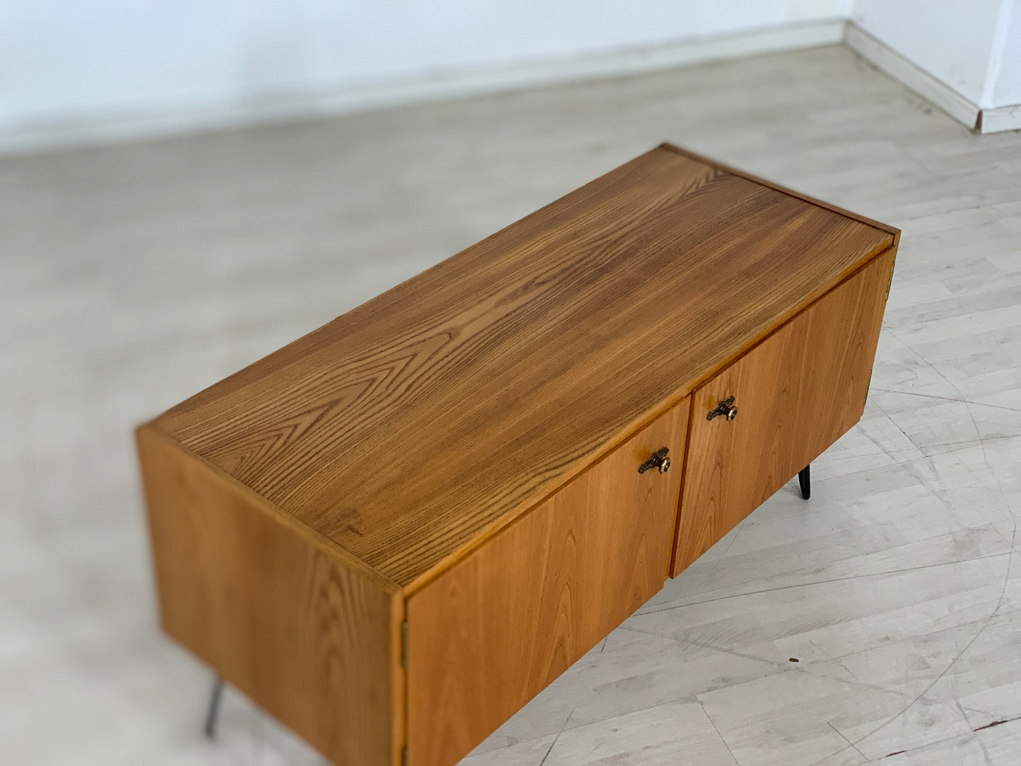 MID CENTURY HELLERAU KOMMODE SIDEBOARD SCHRANK SERIE 427/A