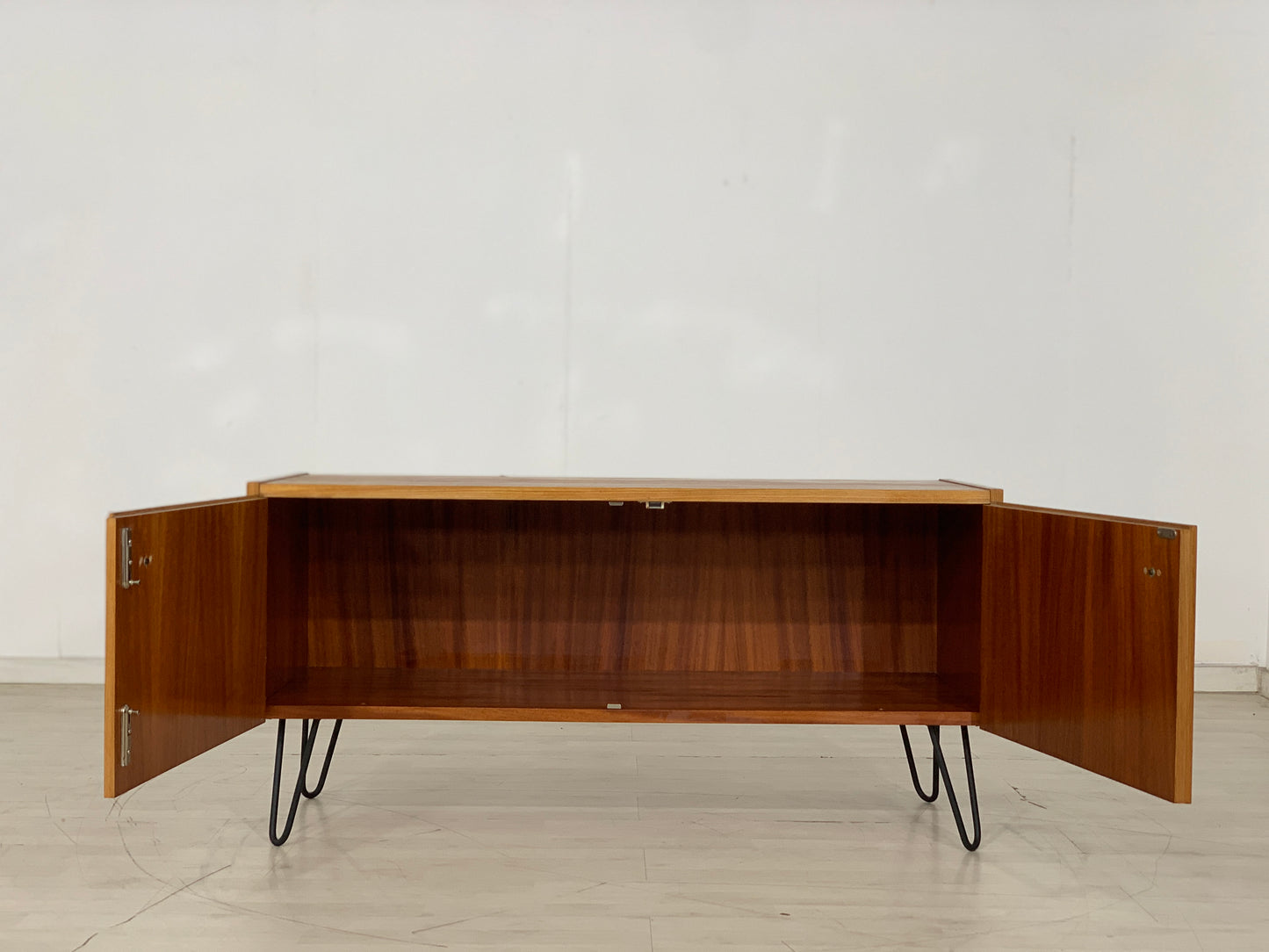 MID CENTURY HELLERAU KOMMODE SIDEBOARD SCHRANK SERIE 427/A