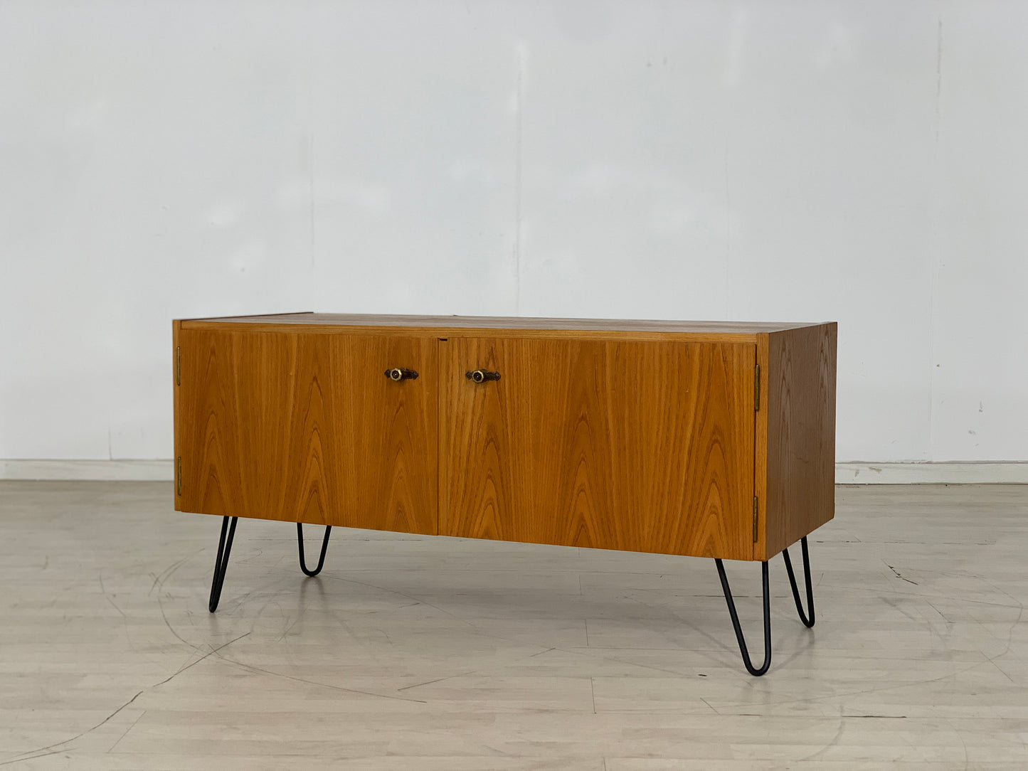 MID CENTURY HELLERAU KOMMODE SIDEBOARD SCHRANK SERIE 427/A