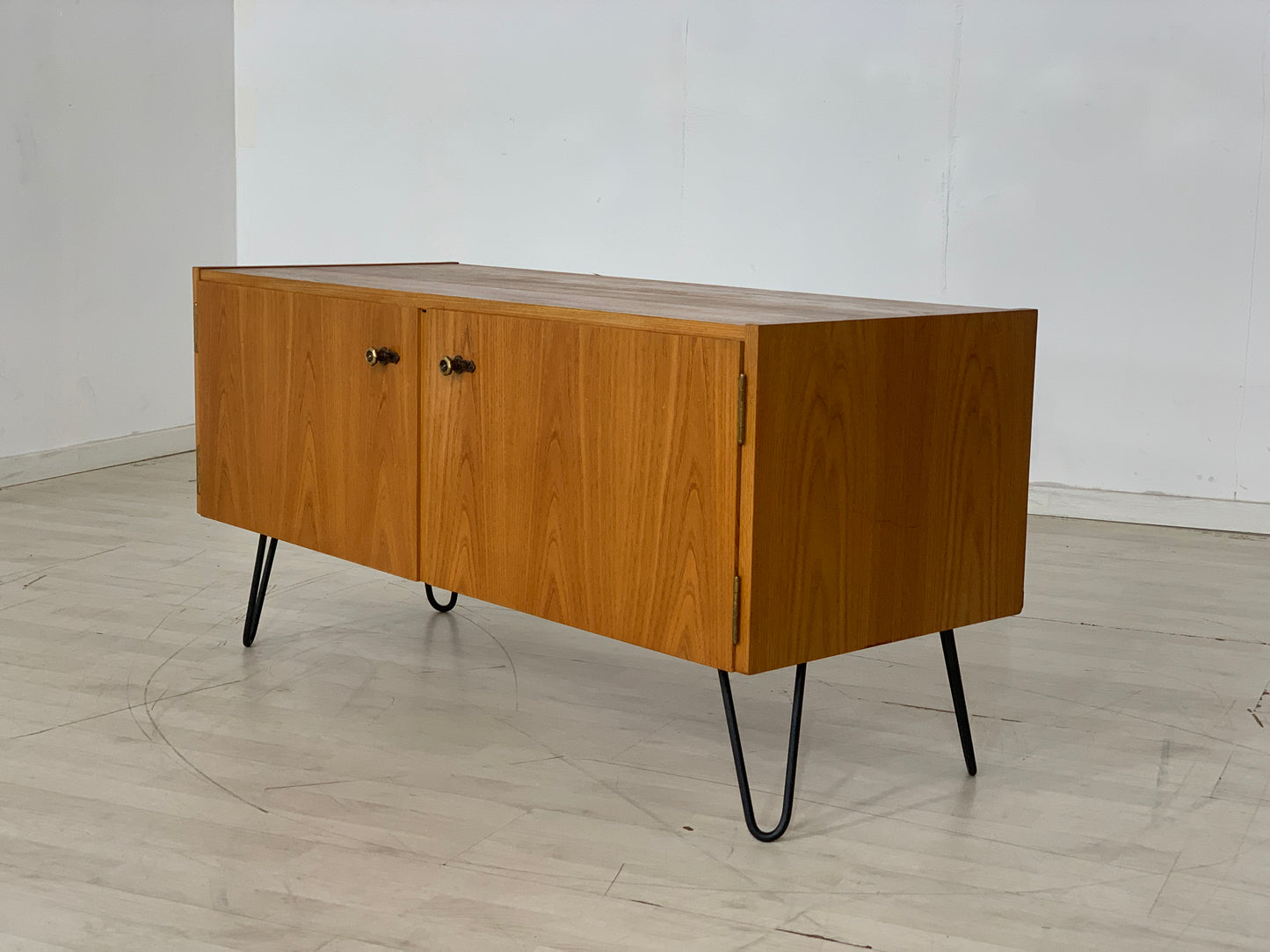 MID CENTURY HELLERAU KOMMODE SIDEBOARD SCHRANK SERIE 427/A