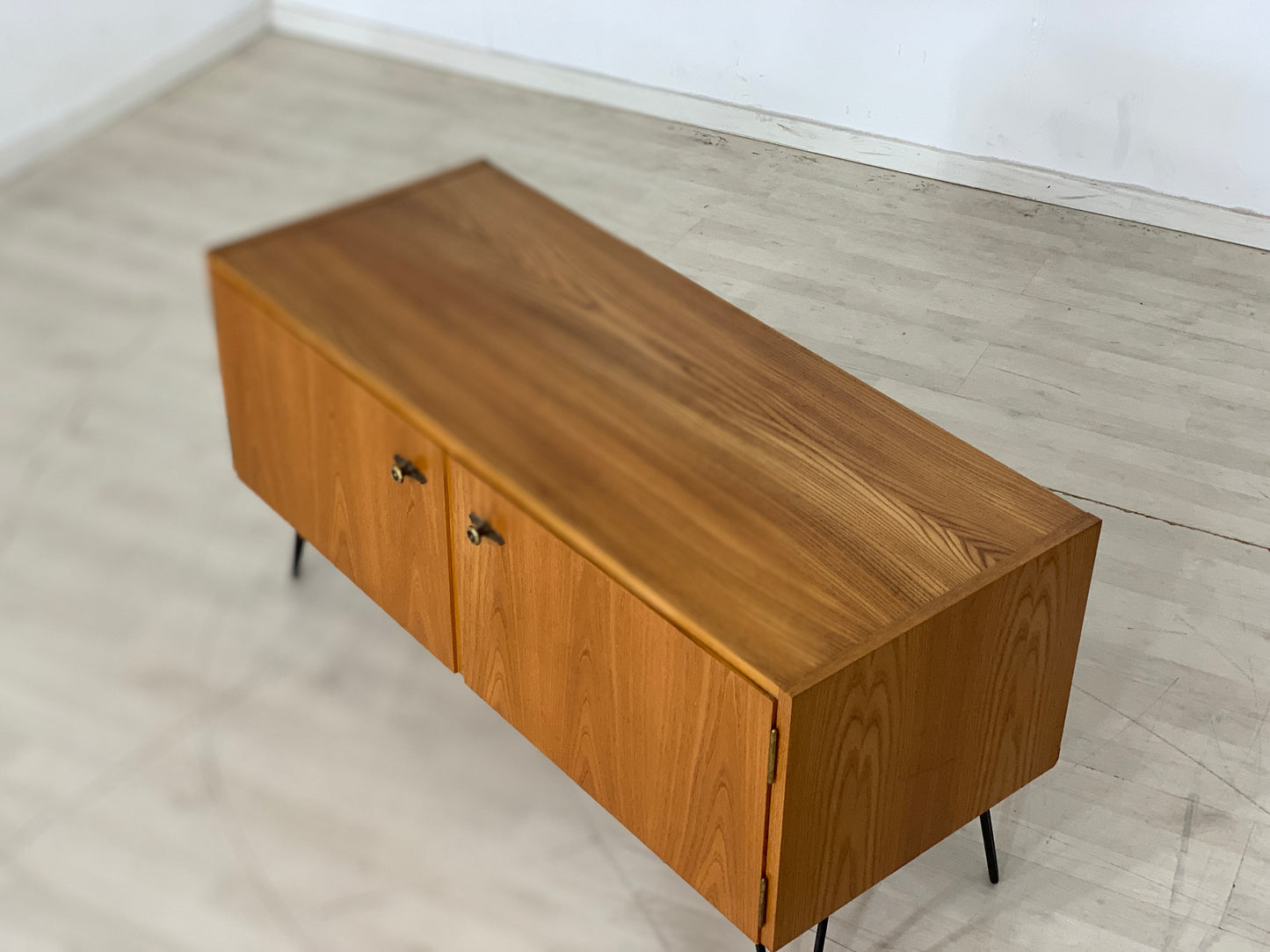 MID CENTURY HELLERAU KOMMODE SIDEBOARD SCHRANK SERIE 427/A