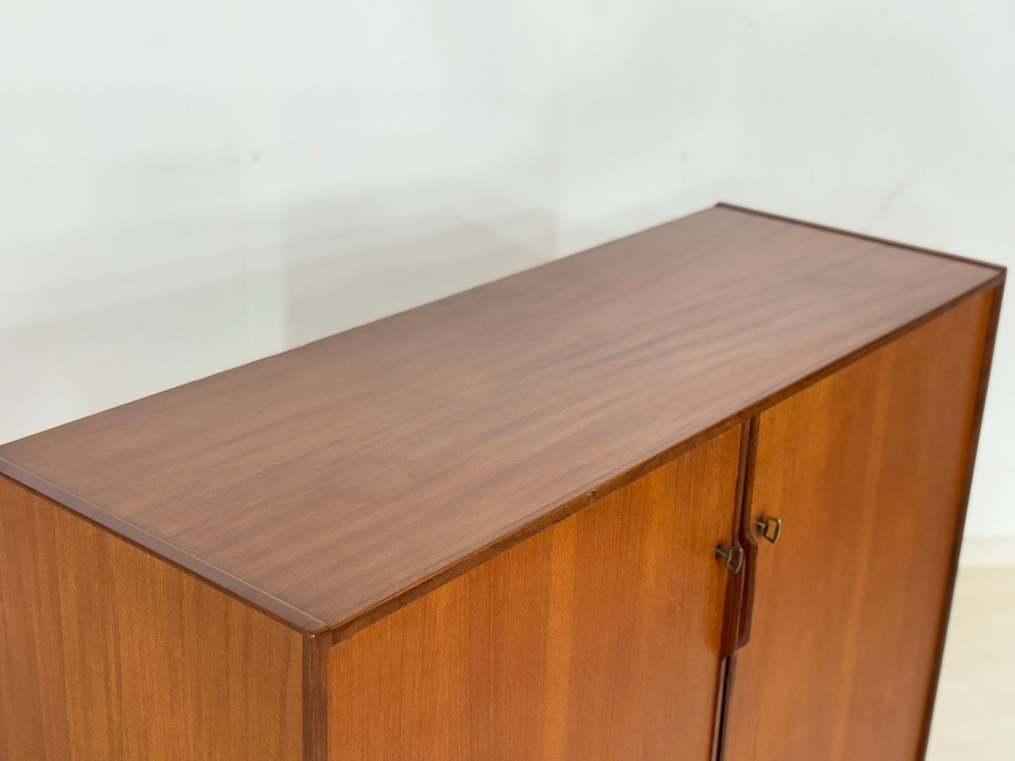 Vintage Teak Highboard / Sideboard / Wohnzimmerschrank / Wäscheschrank