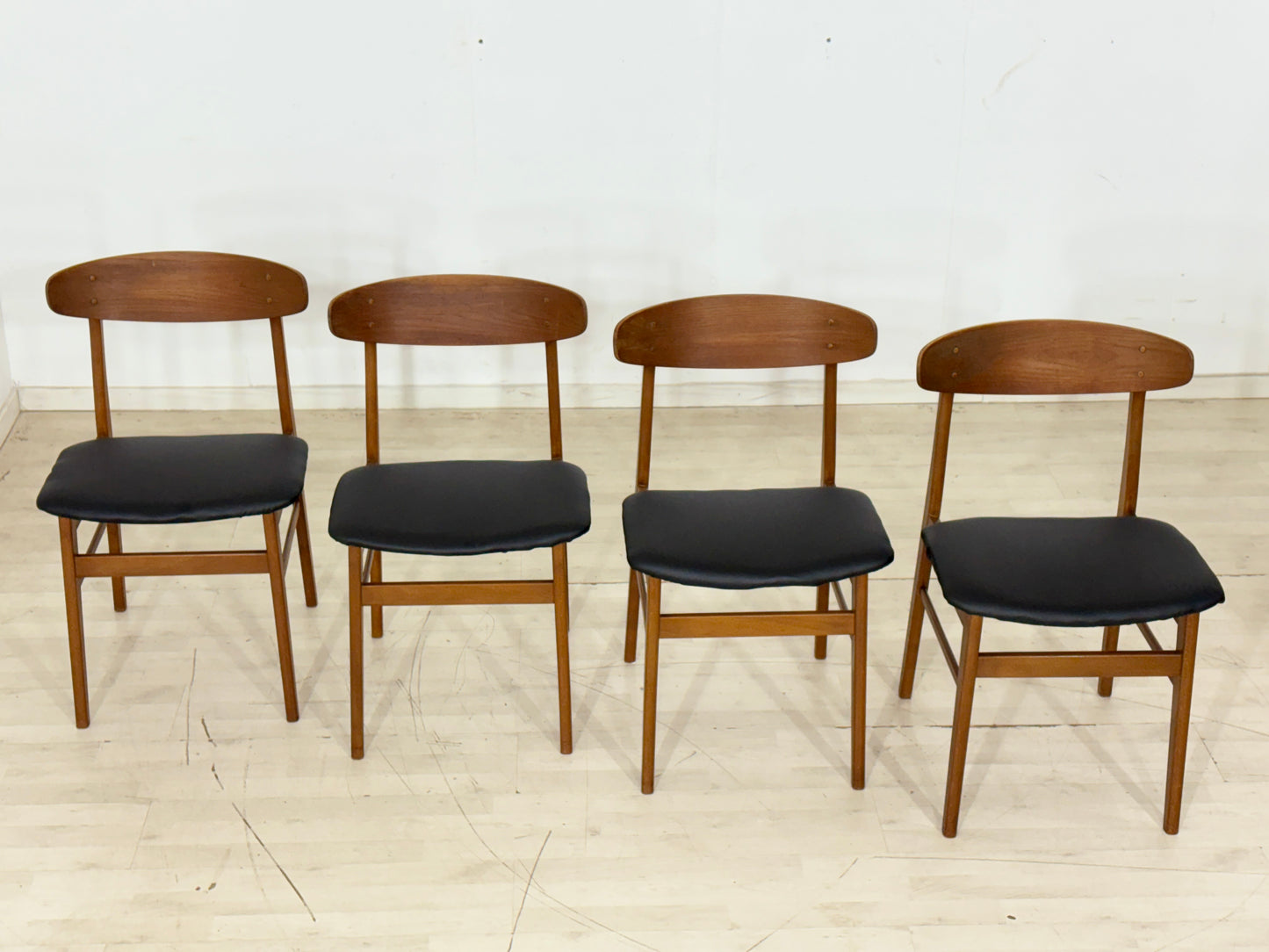 Dänisch Teak Stühle / Vintage Esszimmerstühle / Küchenstühle / Danish Design Chairs