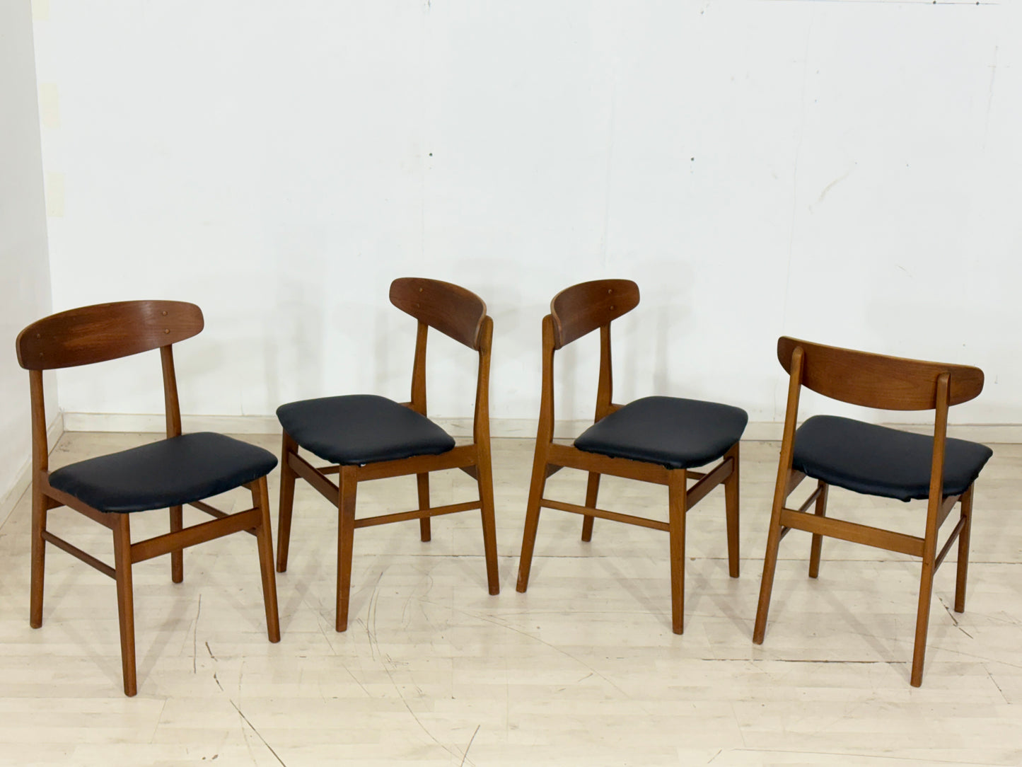 Dänisch Teak Stühle / Vintage Esszimmerstühle / Küchenstühle / Danish Design Chairs
