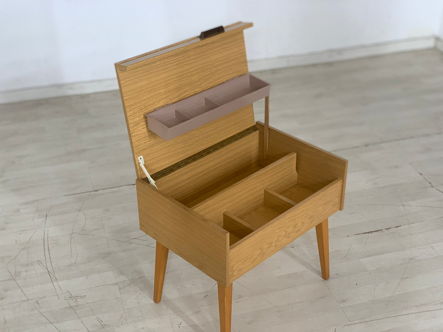 MID CENTURY NACHTTISCH NACHTSCHRANK NÄHKASTEN VINTAGE