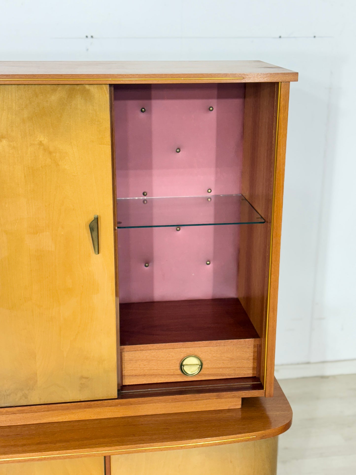 Wunderschönes Vintage Highboard / Barschrank / Sideboard / Geschirrschrank