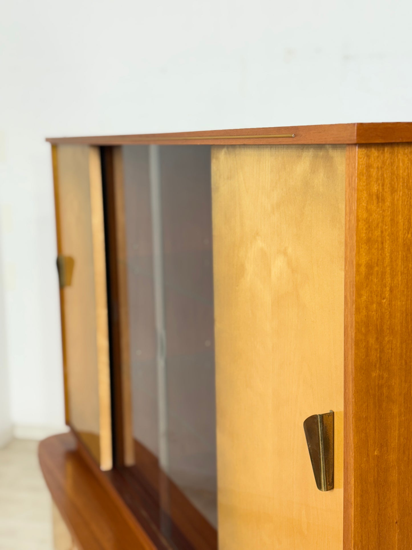 Wunderschönes Vintage Highboard / Barschrank / Sideboard / Geschirrschrank