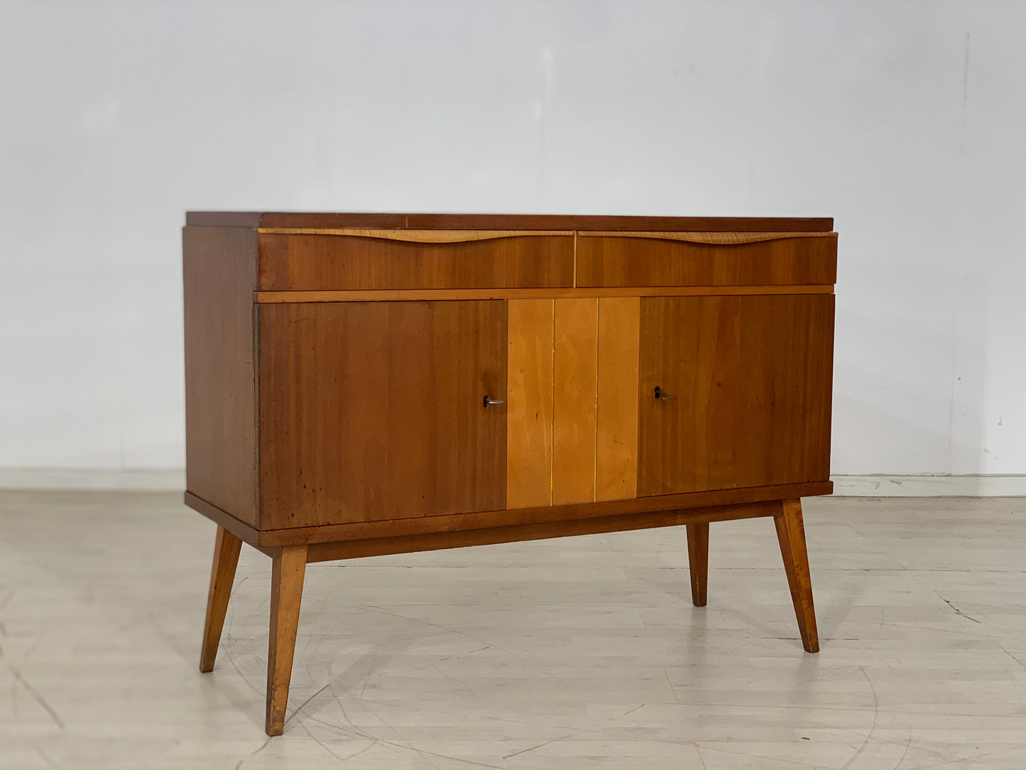 60er JAHRE KOMMODE SIDEBOARD SCHRANK FLURSCHRANK VINTAGE