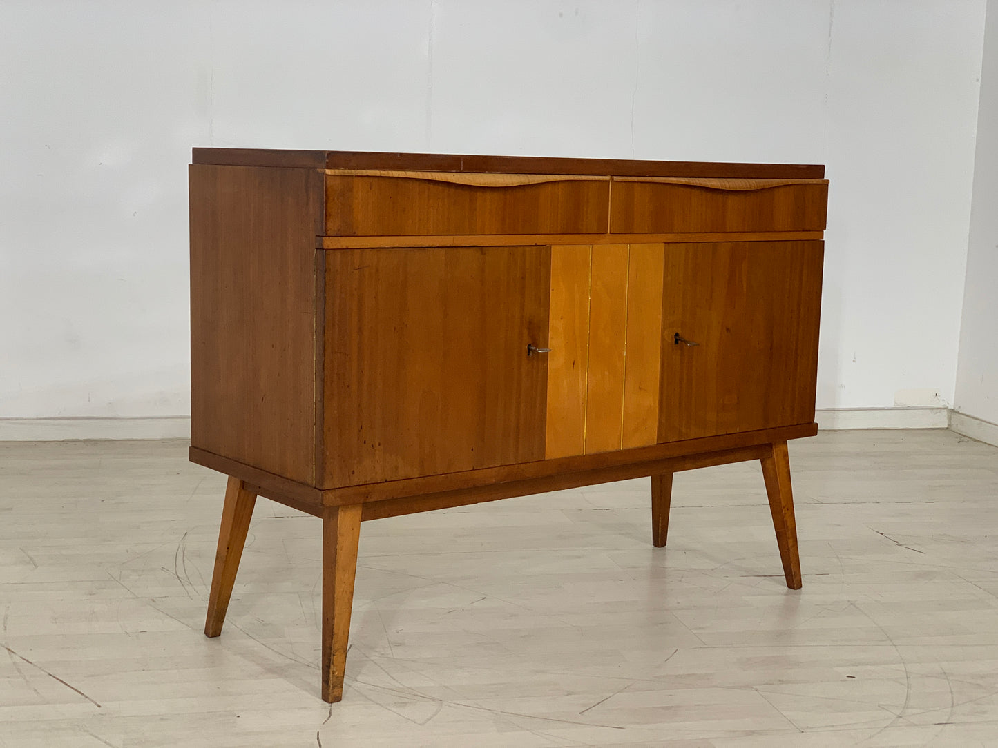 60er JAHRE KOMMODE SIDEBOARD SCHRANK FLURSCHRANK VINTAGE