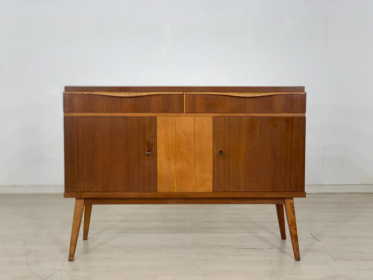 60er JAHRE KOMMODE SIDEBOARD SCHRANK FLURSCHRANK VINTAGE